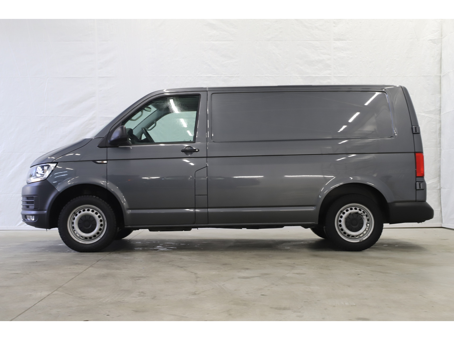 Volkswagen - Transporter 2.0 TDI 102pk L1H1 Comfortline - 2020