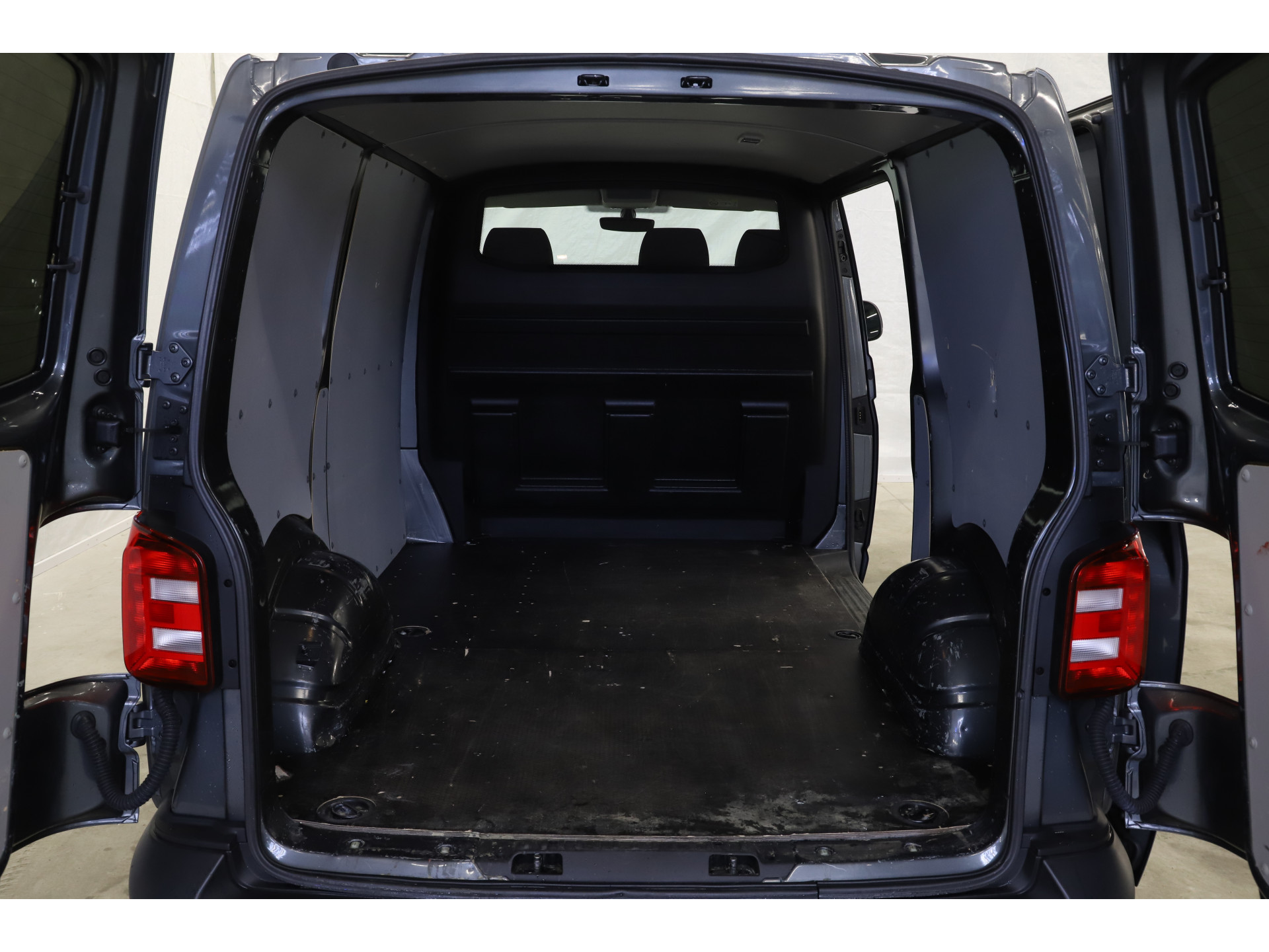 Volkswagen - Transporter 2.0 TDI 102pk L1H1 Comfortline - 2020