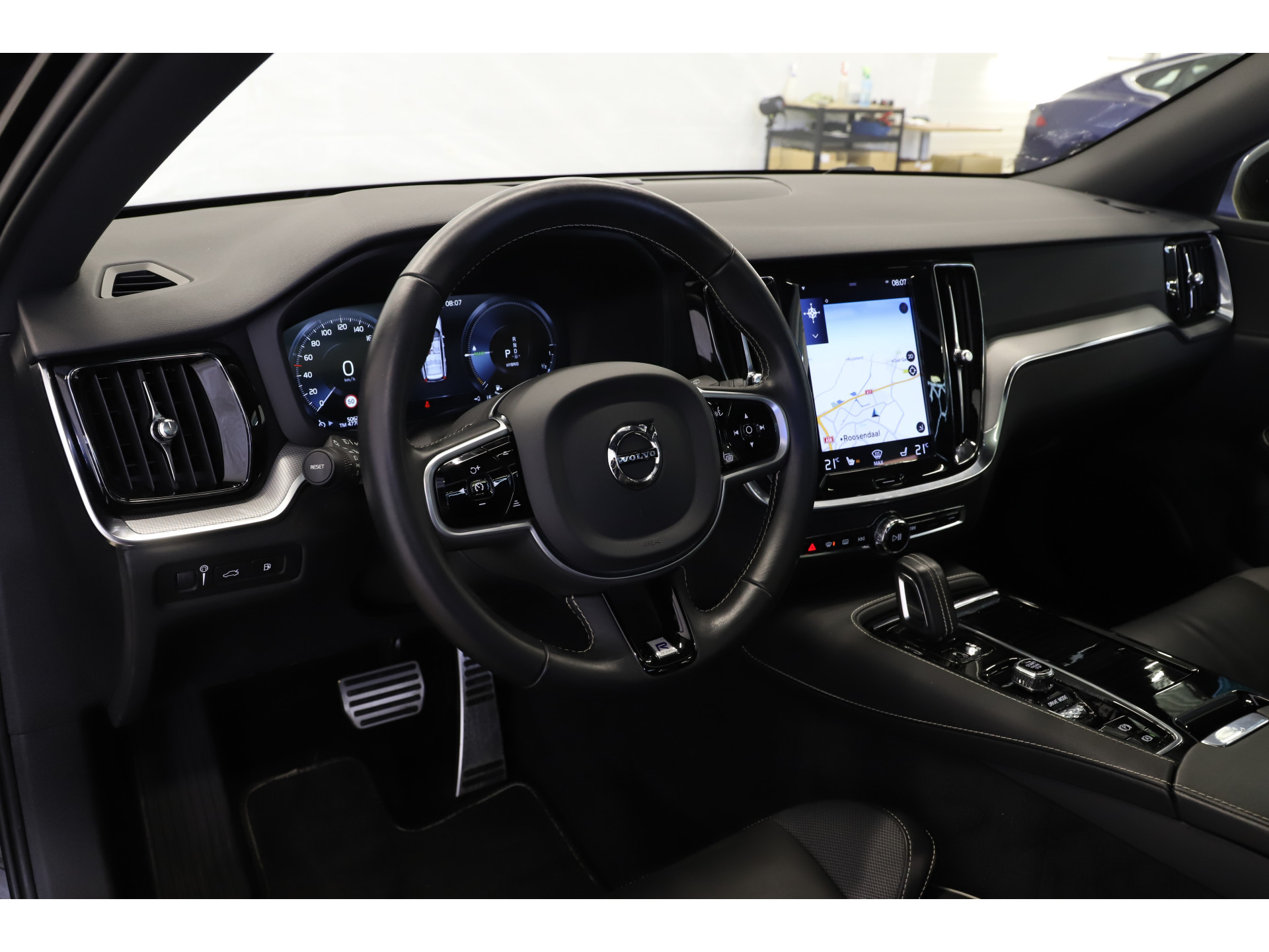 Volvo - V60 2.0 T8 Twin Engine AWD R-Design - 2019
