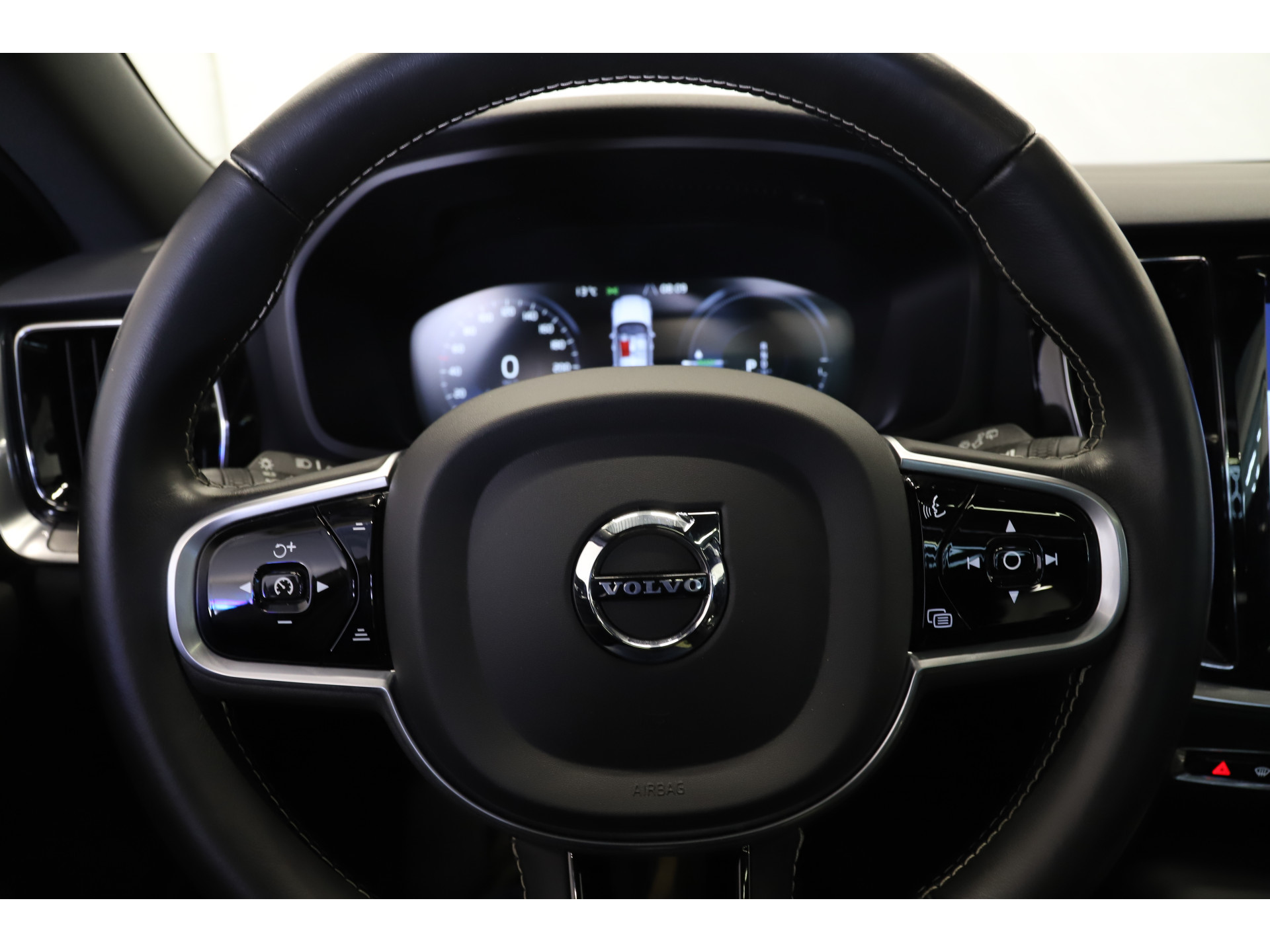 Volvo - V60 2.0 T8 Twin Engine AWD R-Design - 2019