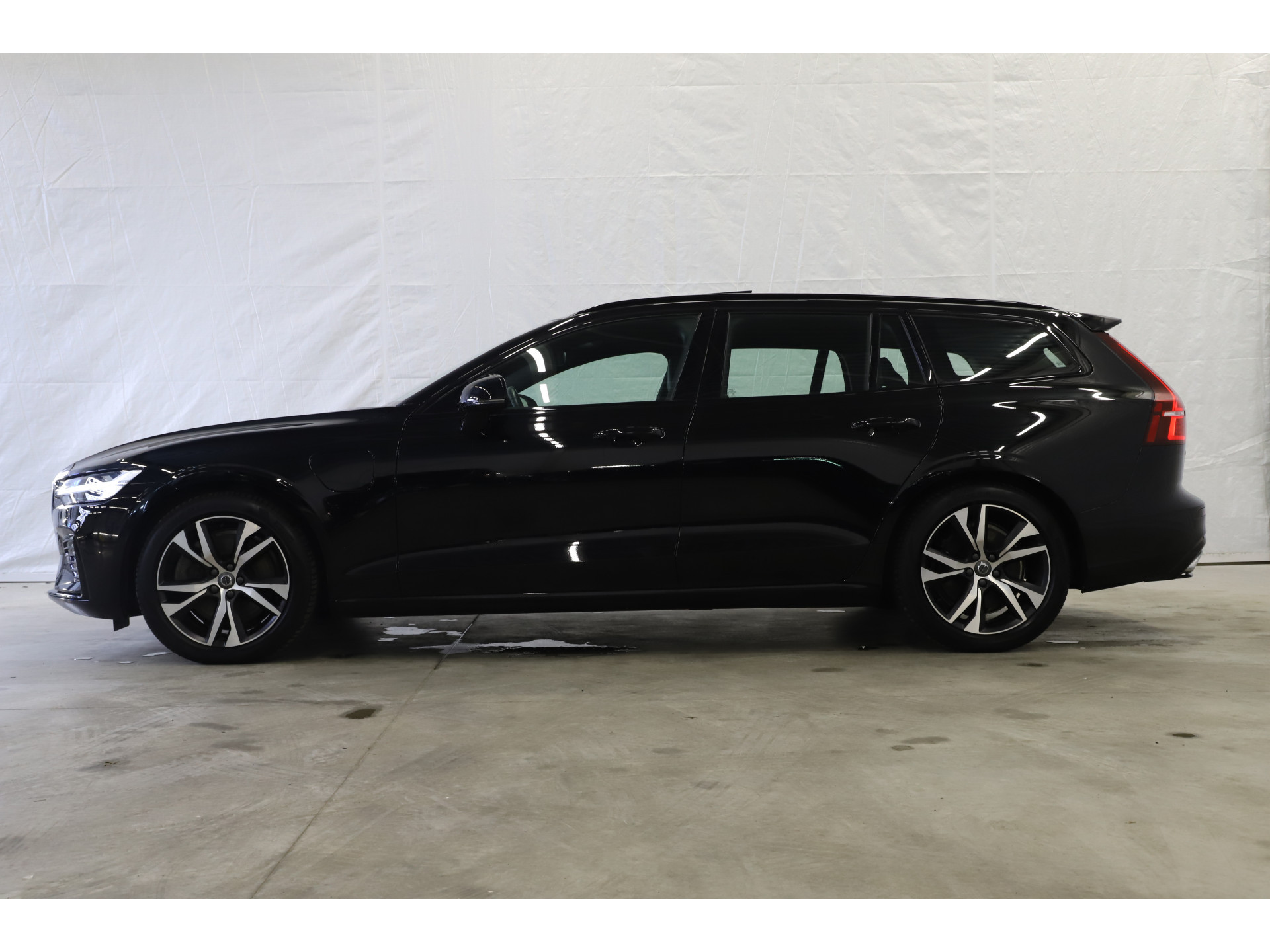 Volvo - V60 2.0 T8 Twin Engine AWD R-Design - 2019