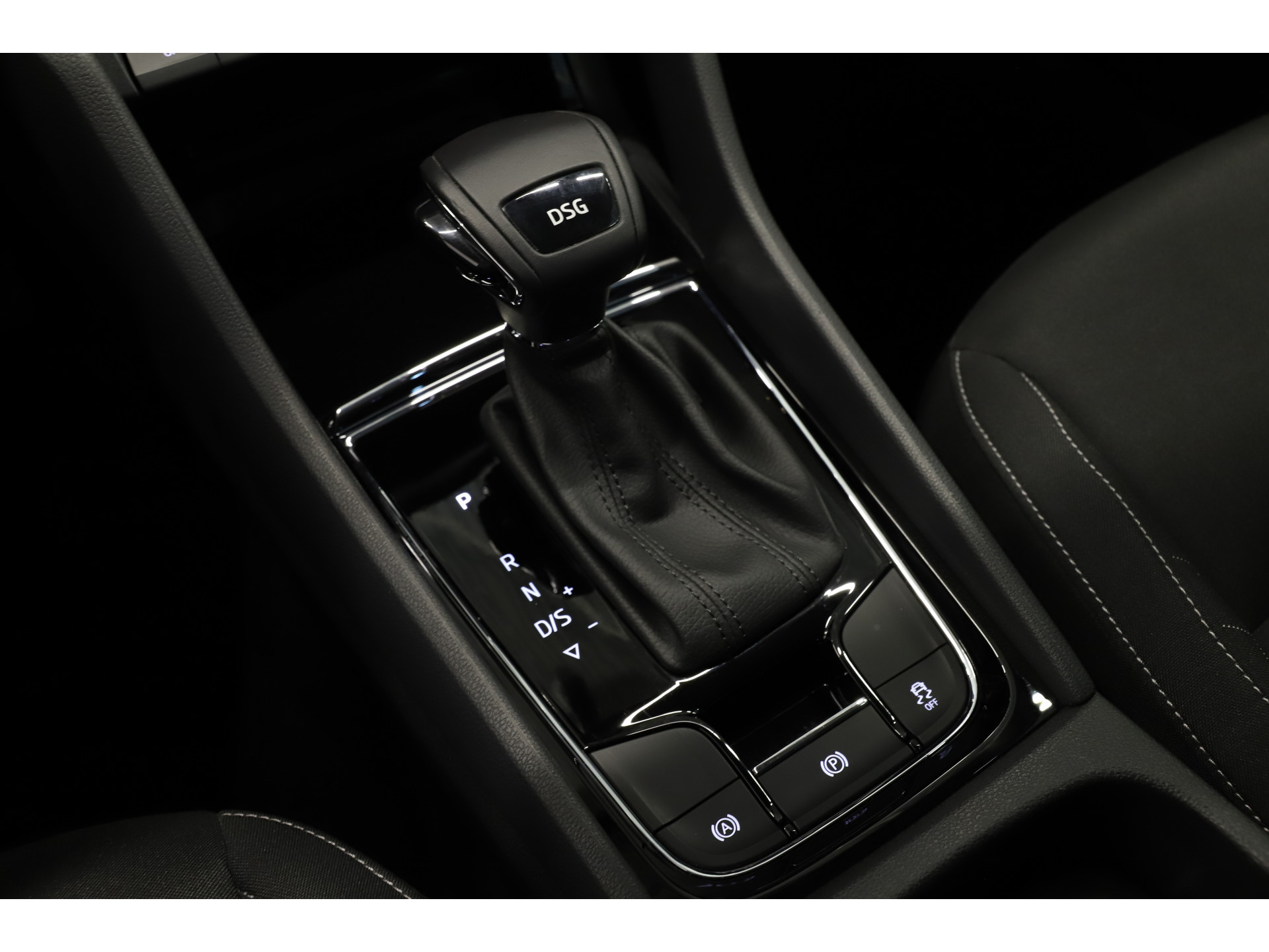 Škoda - Karoq 1.5 TSI 150pk DSG Business Edition - 2022