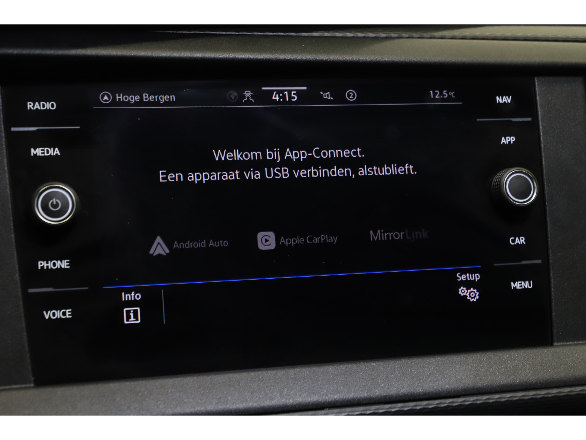 Volkswagen - Transporter 2.0 TDI L2H1 DC Comfortline - 2020