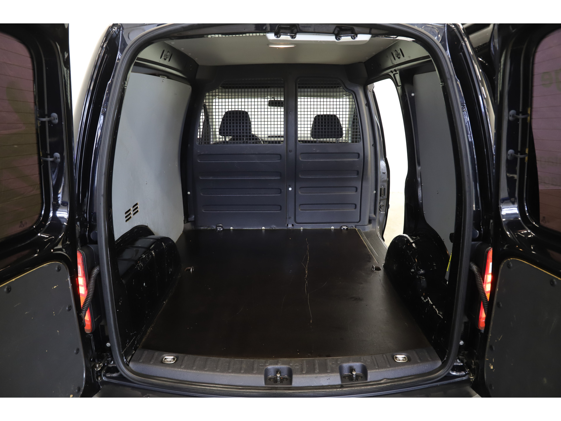 Volkswagen - Caddy 2.0 TDI L1H1 BMT Trendline - 2016