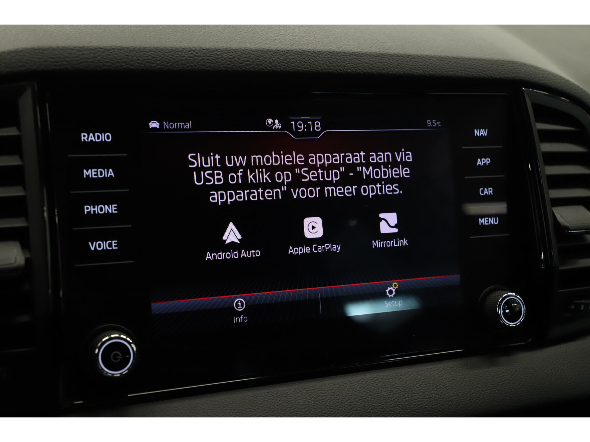 Škoda - Karoq 1.5 TSI 150pk DSG Sportline - 2021