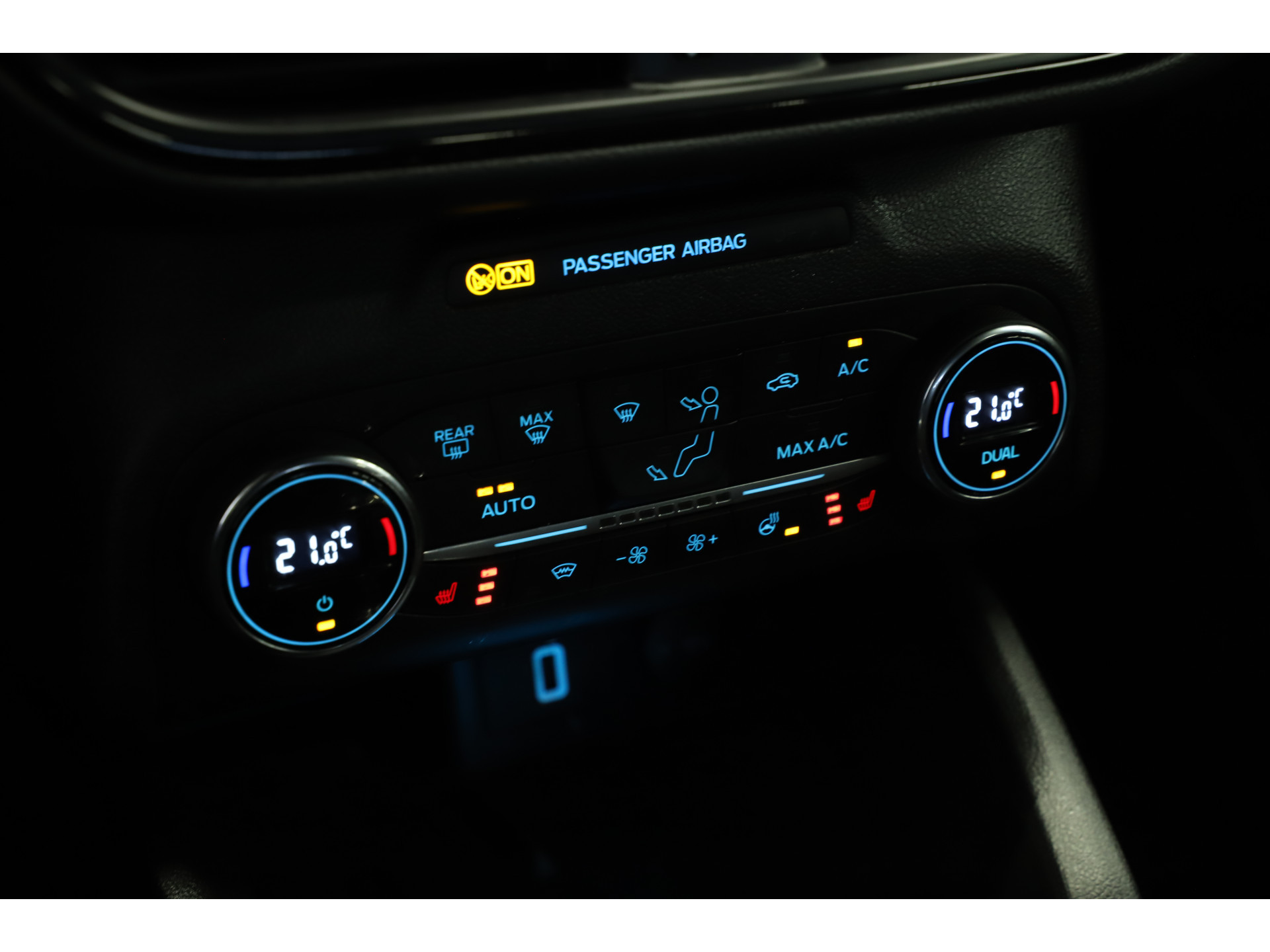 Ford - Focus 1.0 125pk EcoBoost Hybrid ST Line X Business - 2021