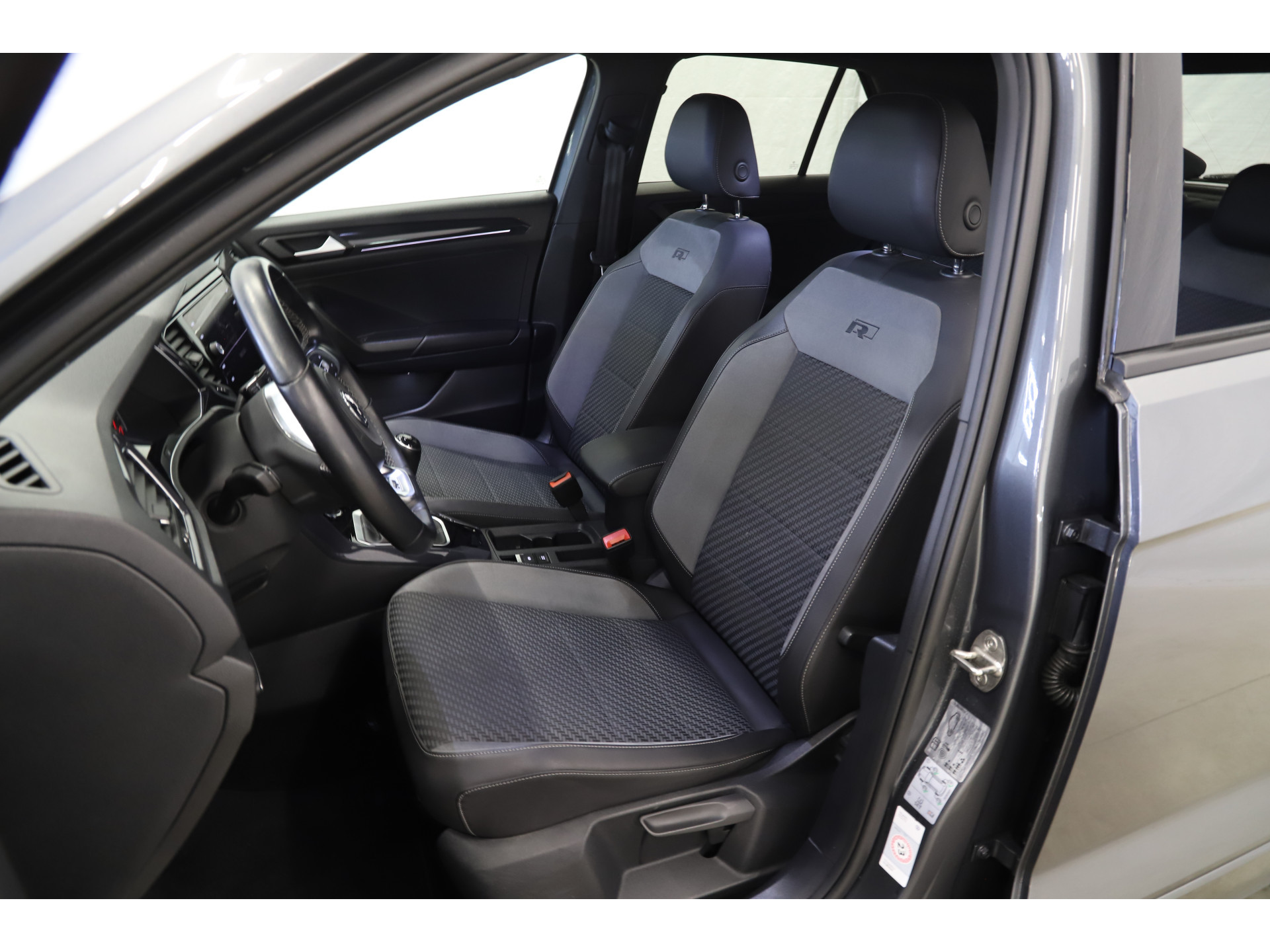 Volkswagen - T-Roc 1.5 TSI 150pk Sport R-Line - 2019