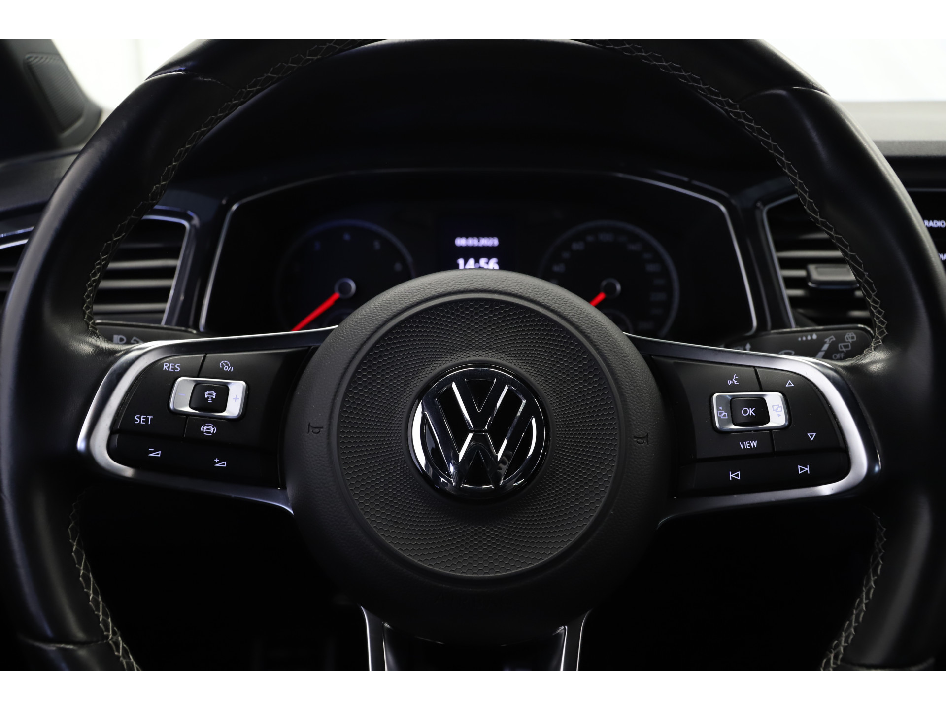 Volkswagen - T-Roc 1.5 TSI 150pk Sport R-Line - 2019