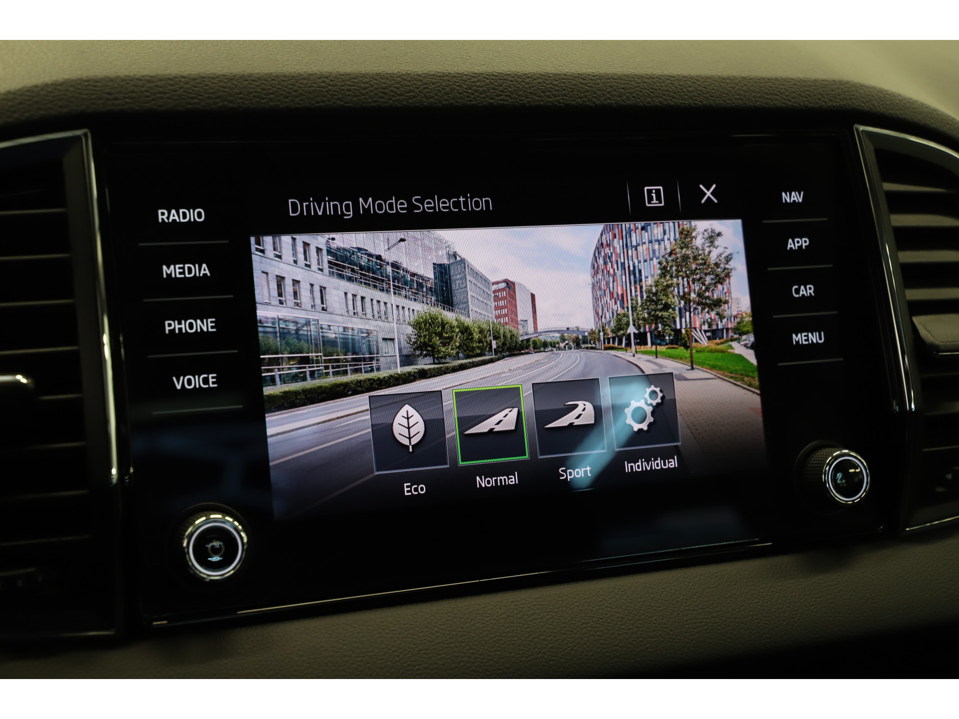 Škoda - Karoq 1.5 TSI 150pk DSG Style - 2019