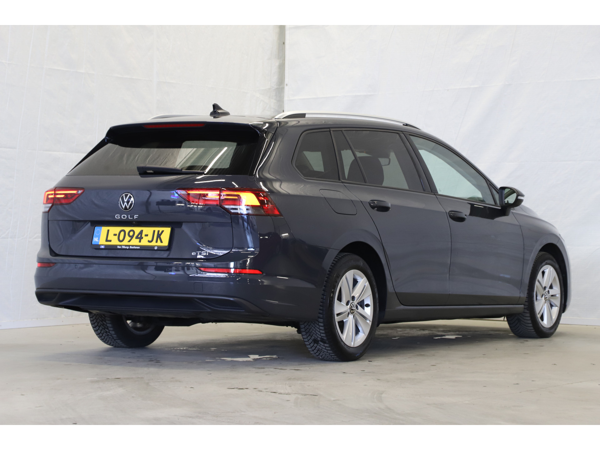 Volkswagen - GOLF Variant 1.0 eTSI 110pk DSG Life - 2021
