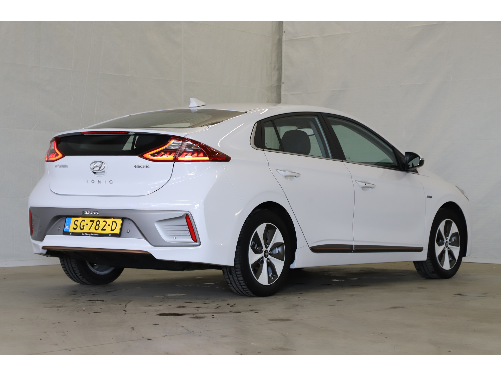 Hyundai - IONIQ Premium EV - 2018
