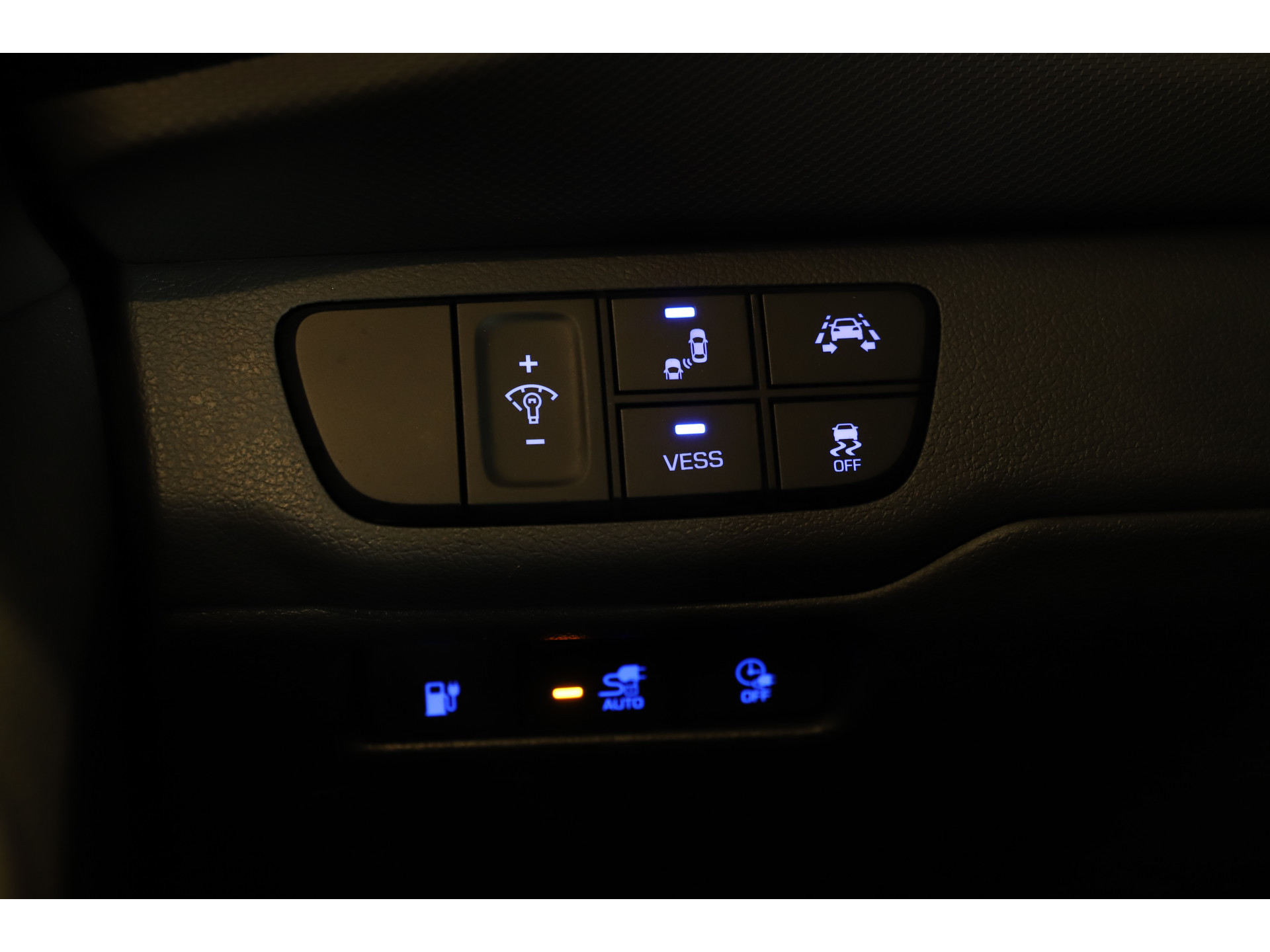 Hyundai - IONIQ Premium EV - 2018