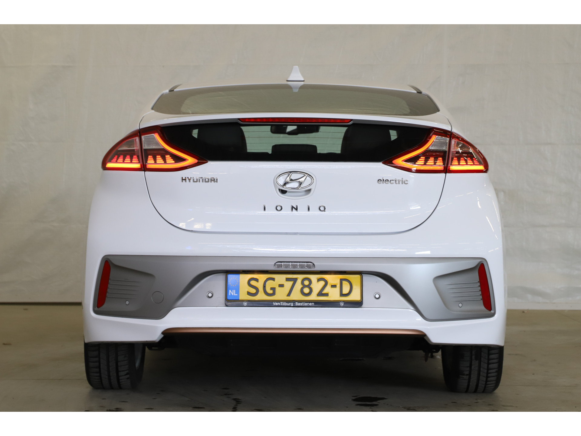 Hyundai - IONIQ Premium EV - 2018