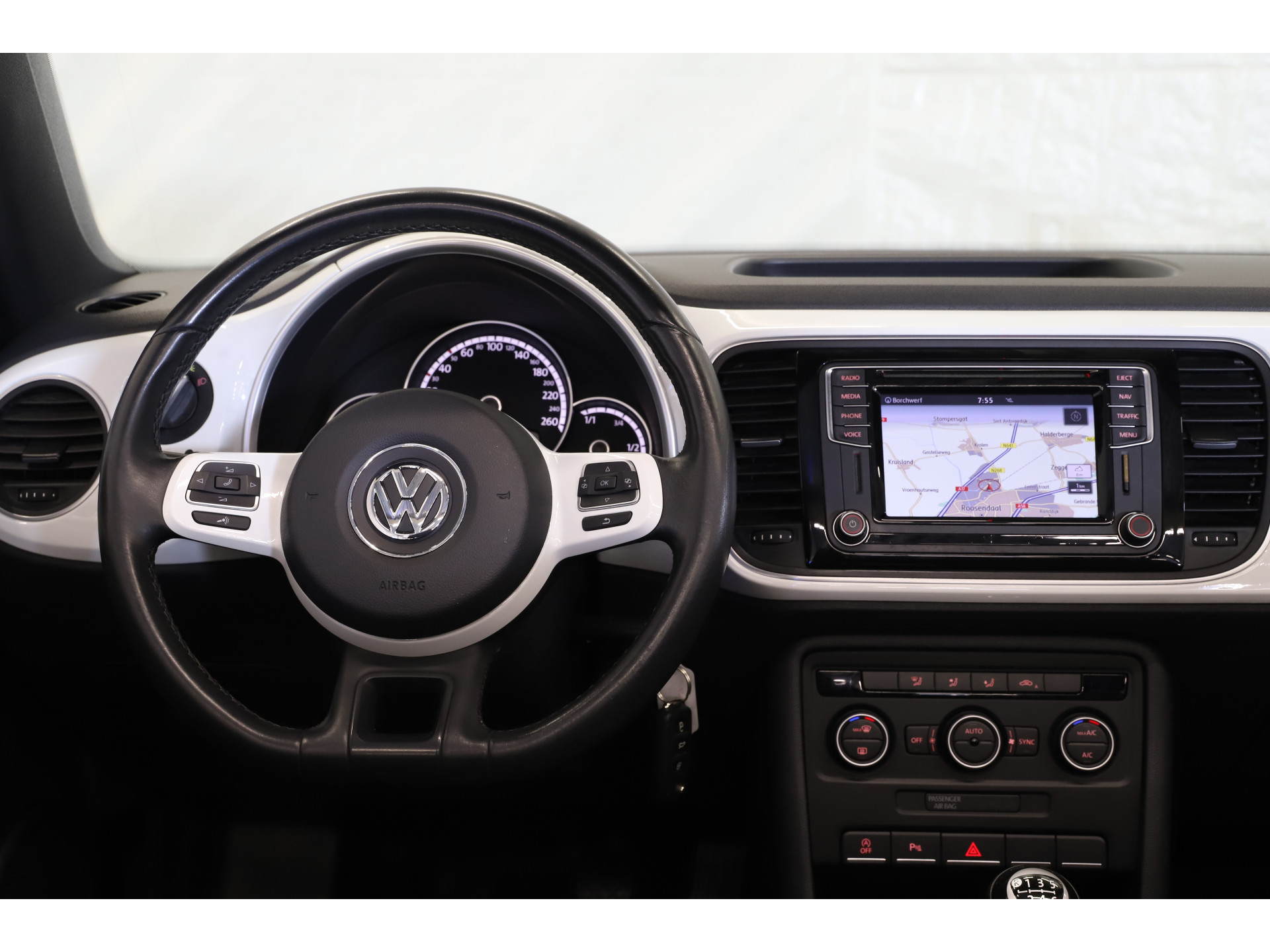 Volkswagen - Beetle Cabriolet 1.2 TSI 105pk Design - 2015