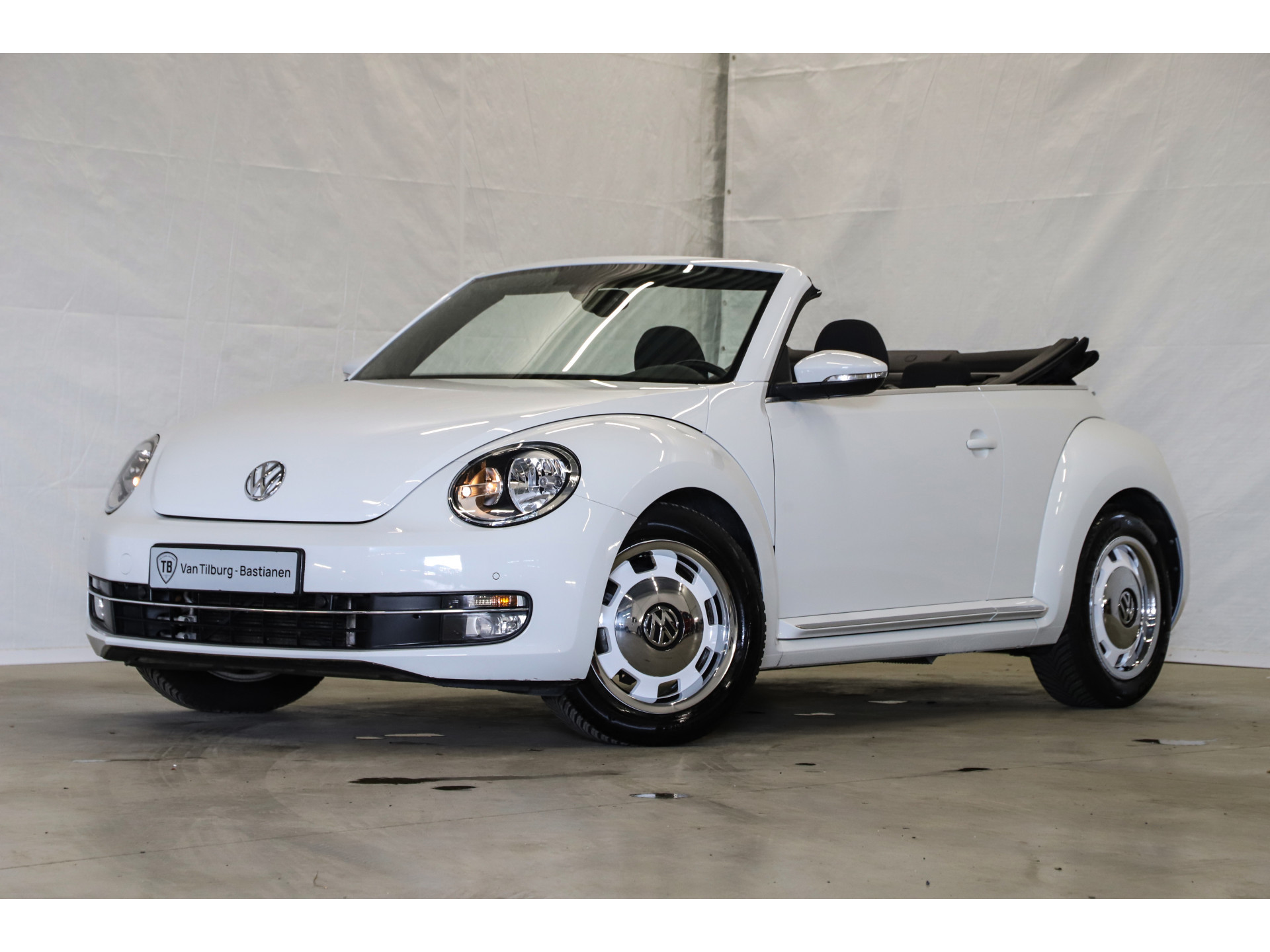 Volkswagen - Beetle Cabriolet 1.2 TSI 105pk Design - 2015