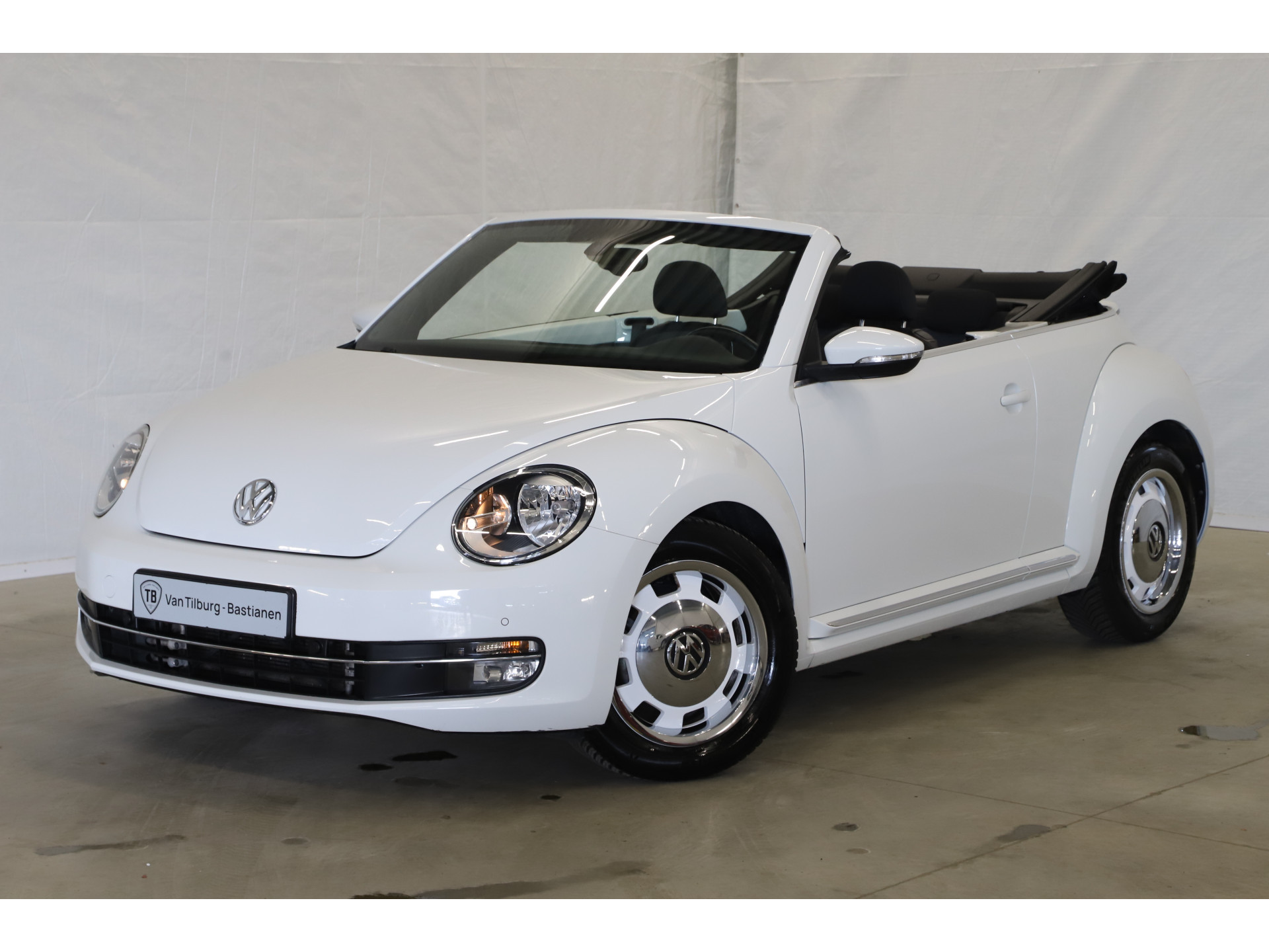 Volkswagen - Beetle Cabriolet 1.2 TSI 105pk Design - 2015