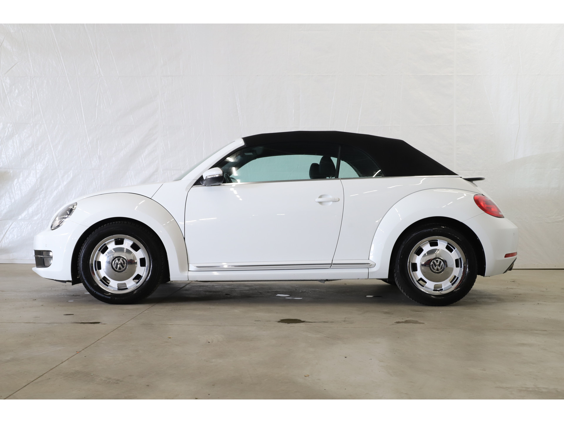 Volkswagen - Beetle Cabriolet 1.2 TSI 105pk Design - 2015