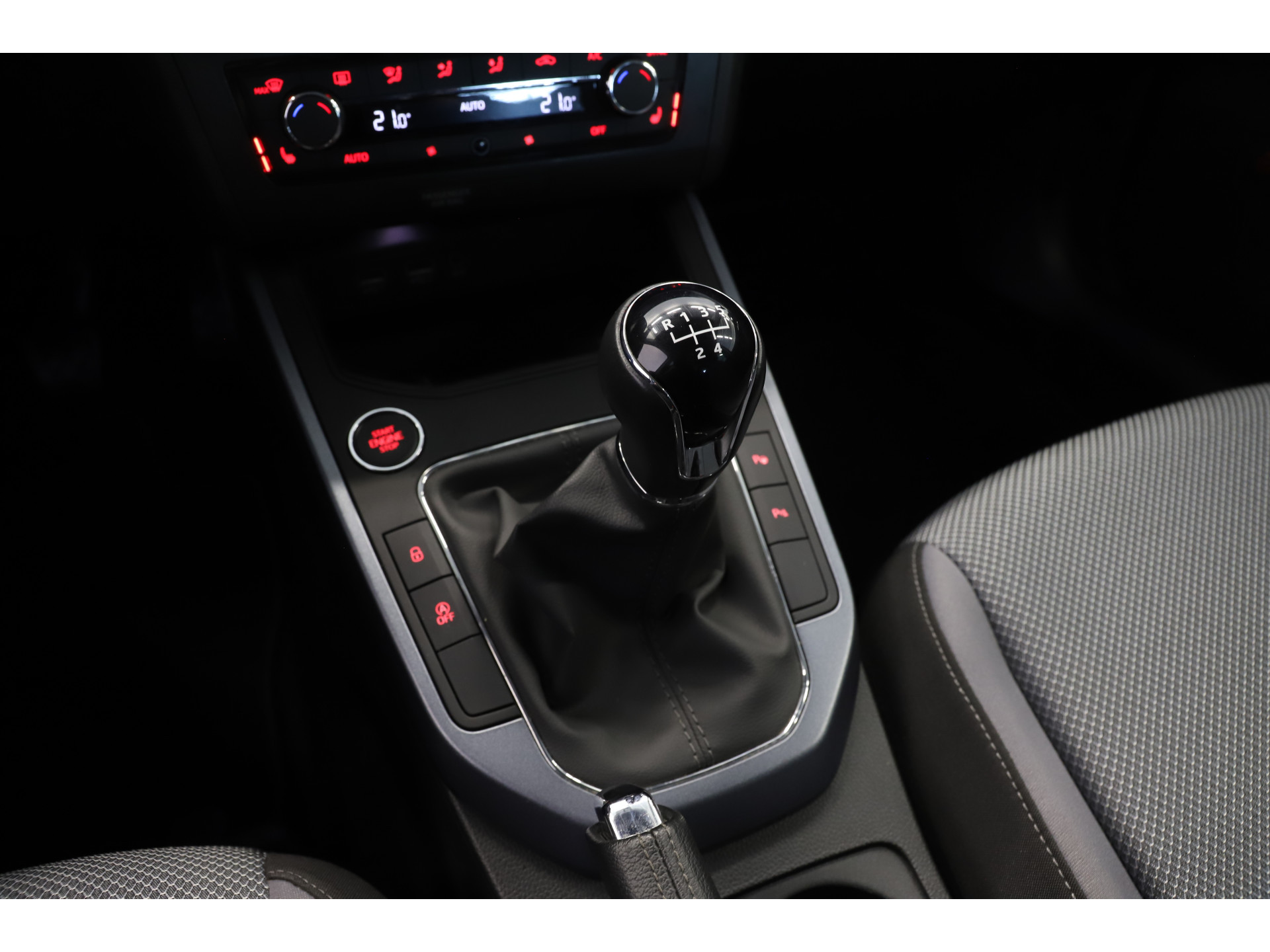 SEAT - Arona 1.0 TSI 95pk Style Business Intense - 2019