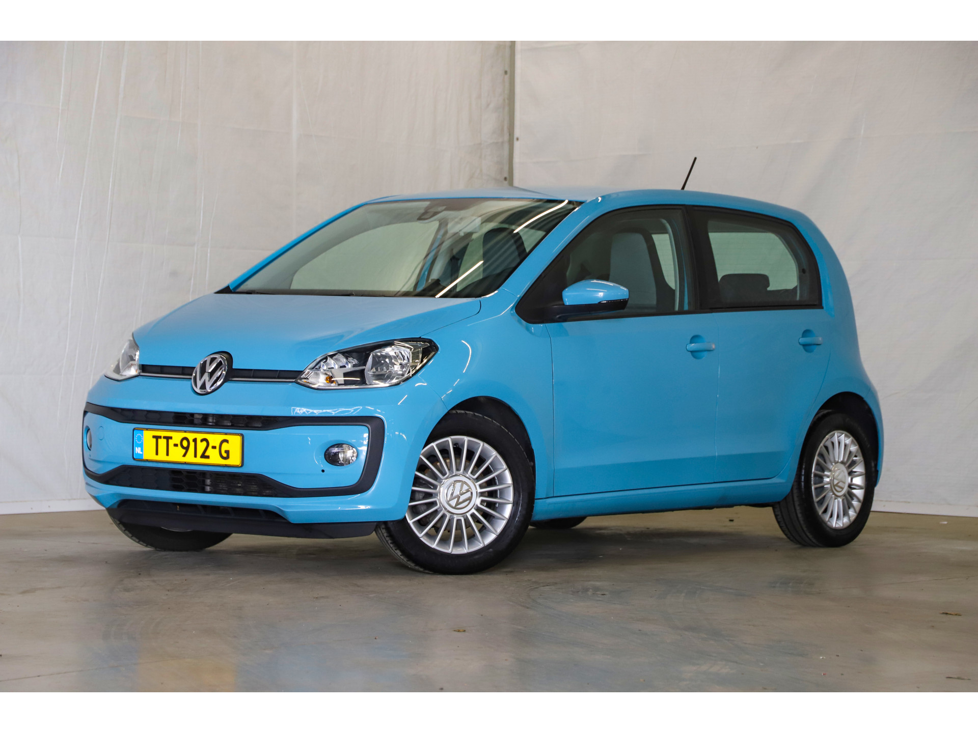 Volkswagen - up! 1.0 BMT move up! - 2018