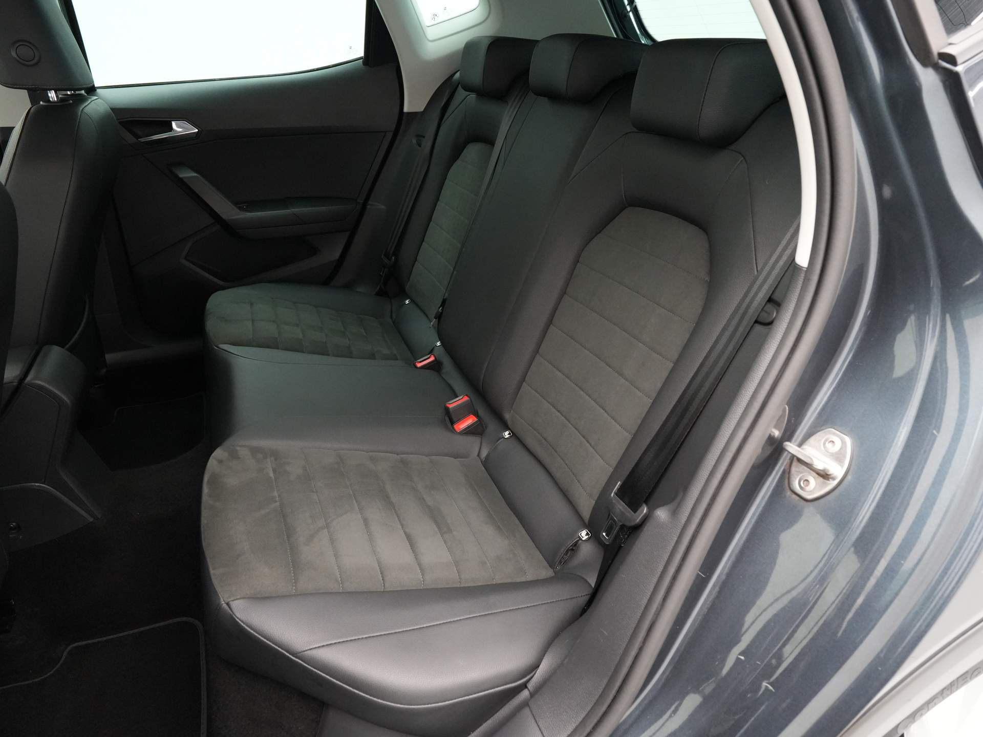 SEAT - Arona 1.0 TSI 95pk Style Business Intense - 2020