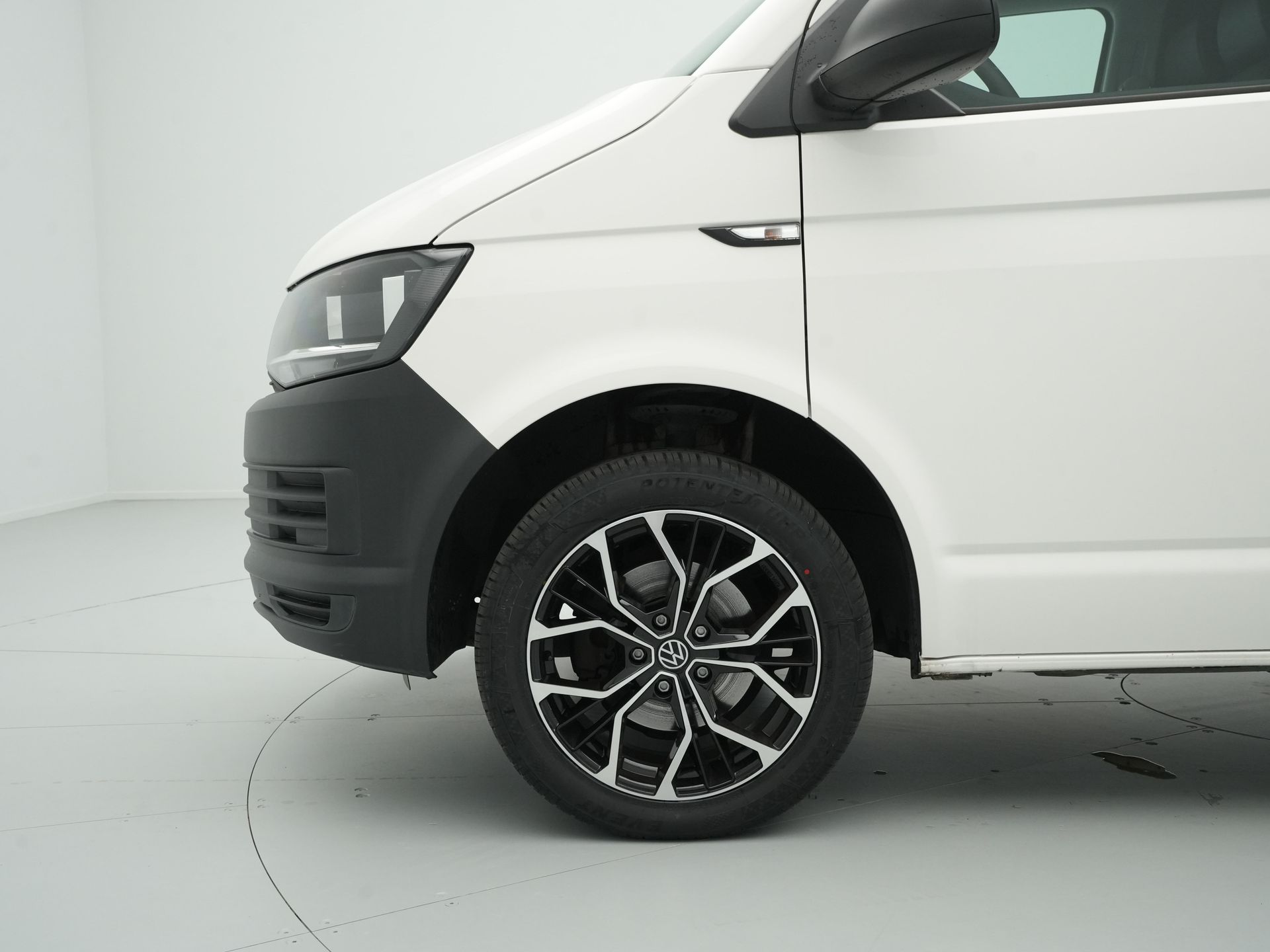 Volkswagen - Transporter 2.0 TDI L2H1 Trendline 102pk - 2017