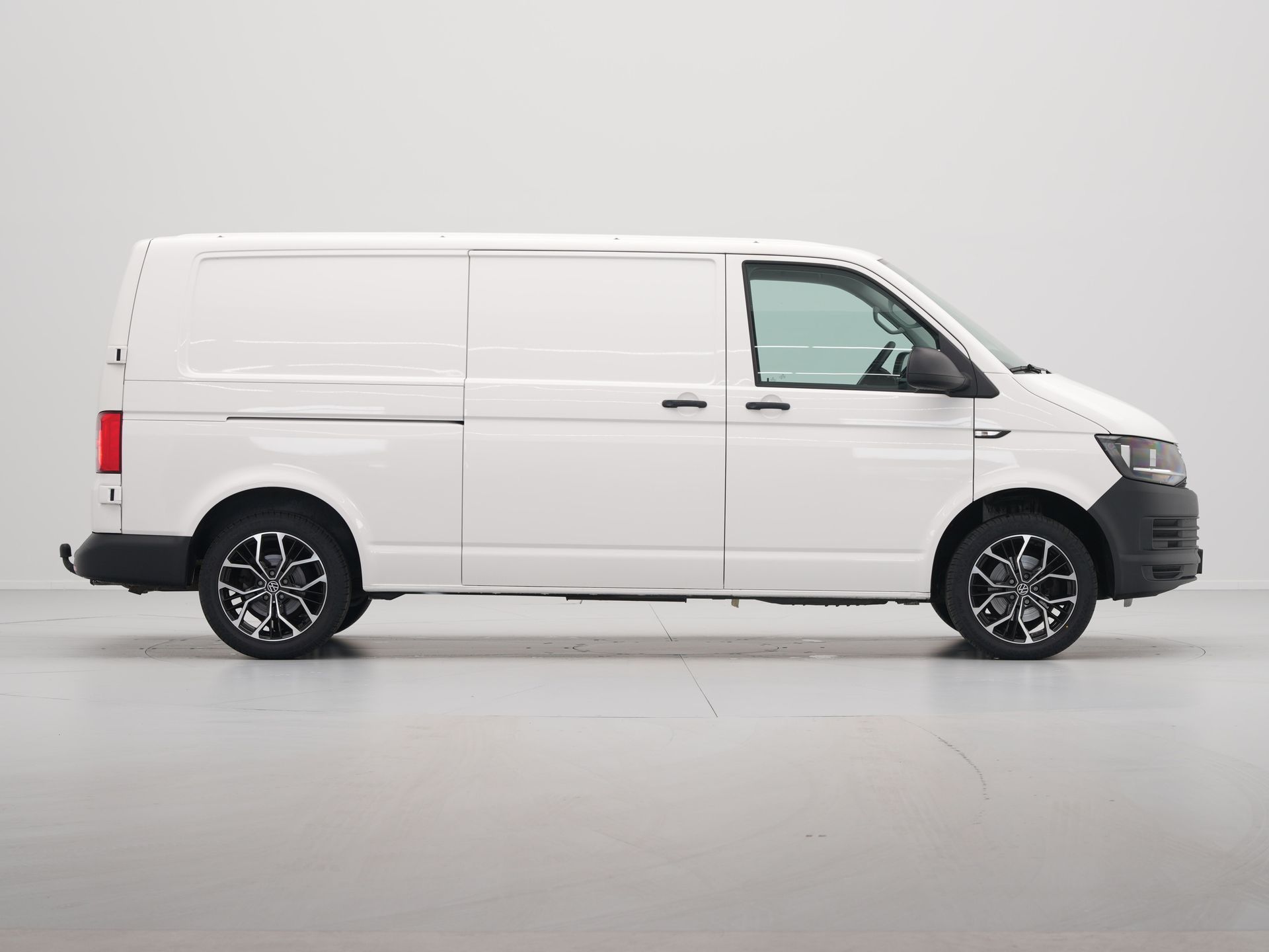 Volkswagen - Transporter 2.0 TDI L2H1 Trendline 102pk - 2017
