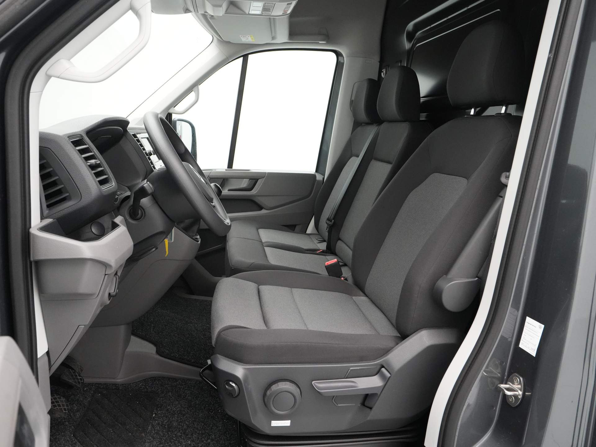 Volkswagen - Crafter 30 2.0 TDI L3H3 - 2024