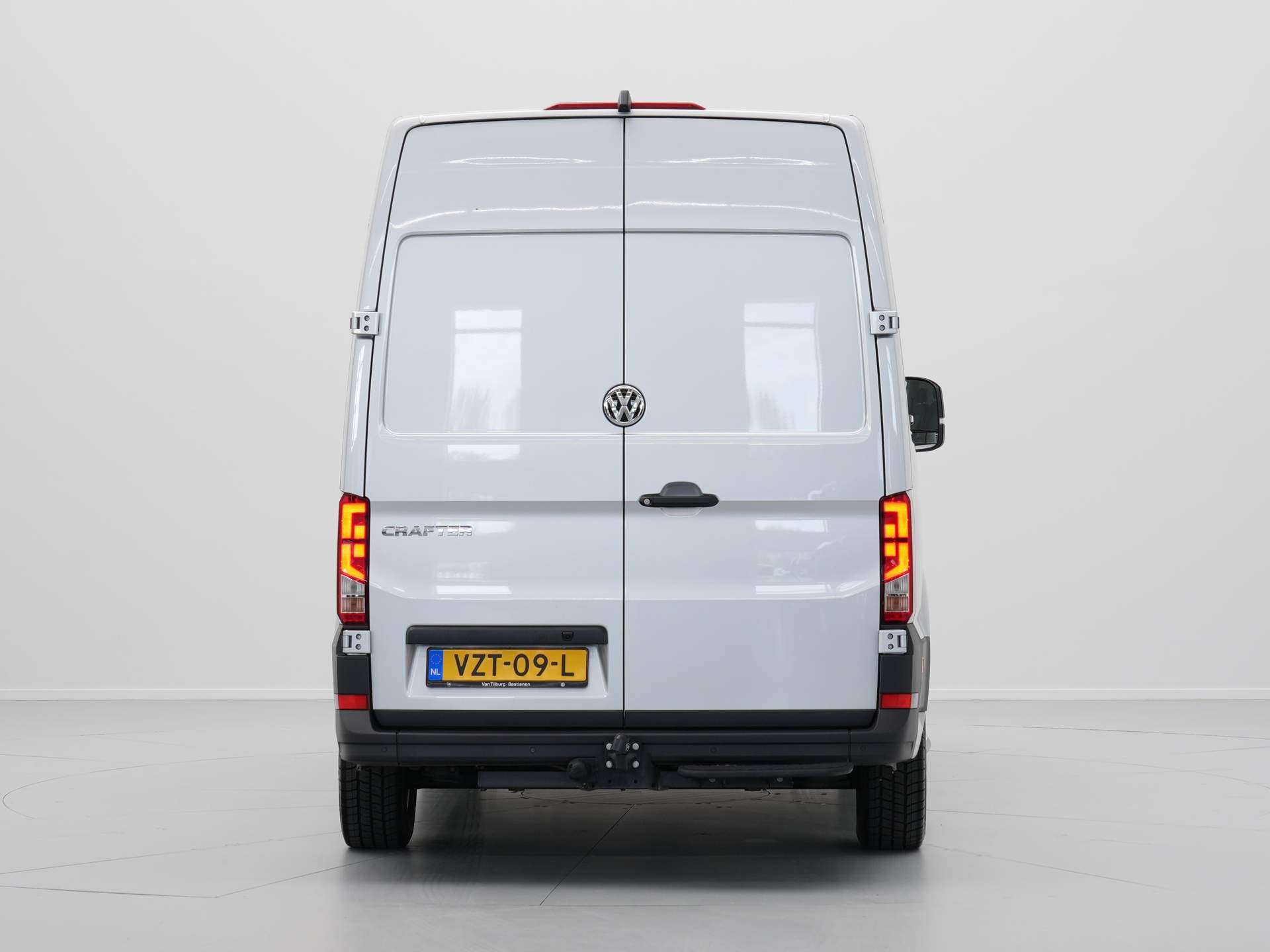 Volkswagen - Crafter 35 2.0 TDI 140 L3H3 Exclusive - 2024