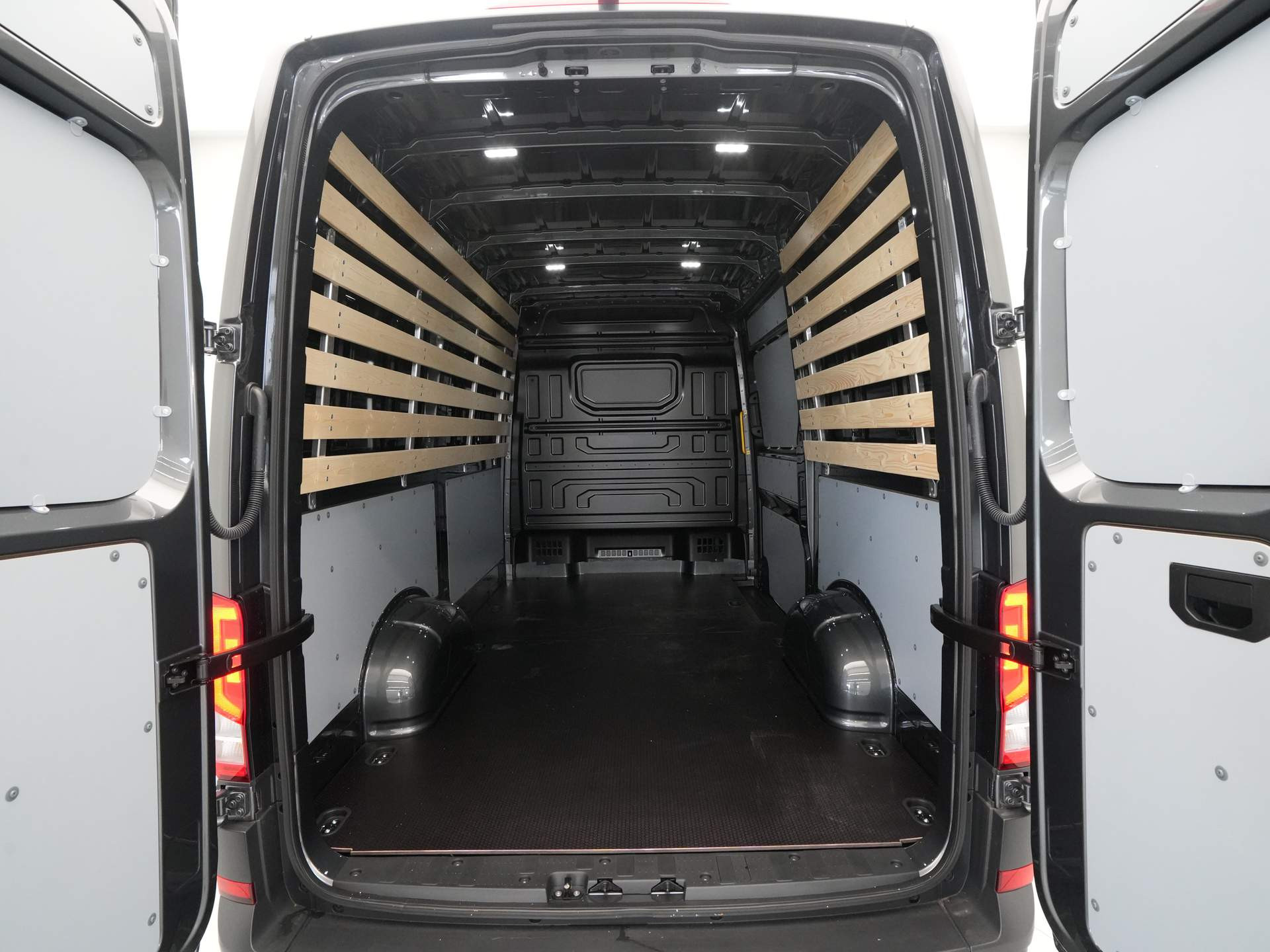 Volkswagen - Crafter 35 2.0 TDI L3H3 Exclusive EURO VI - 2024