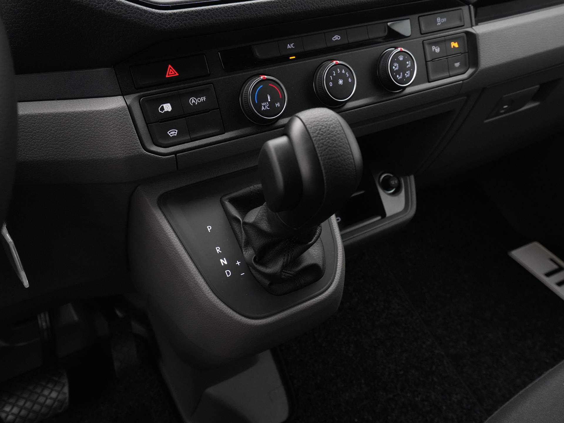 Volkswagen - Crafter 35 2.0 TDI L3H3 Exclusive EURO VI - 2024