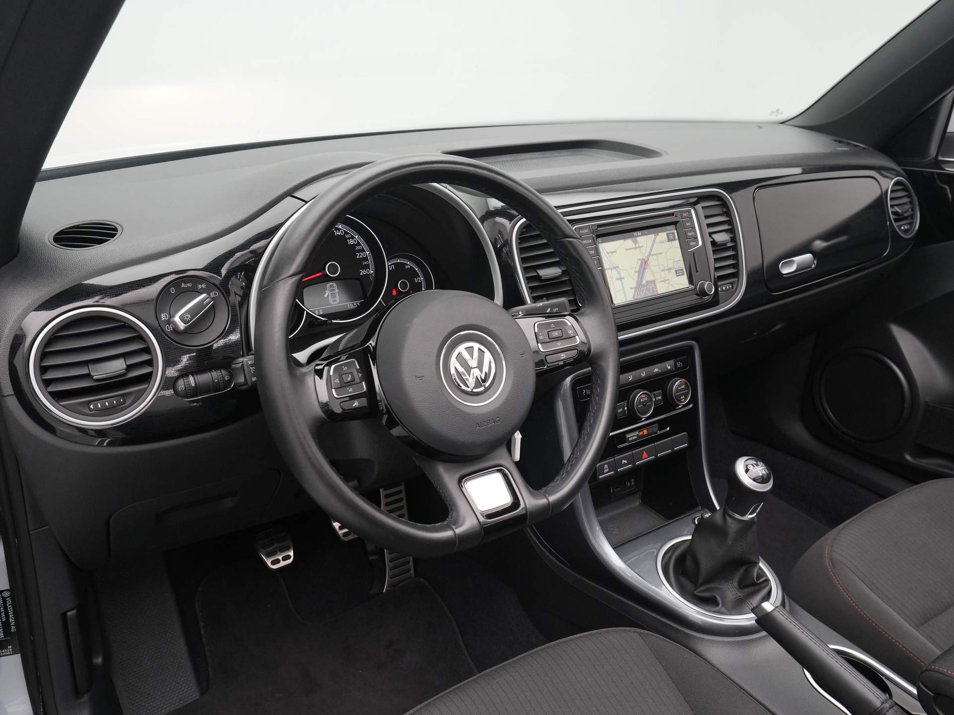 Volkswagen - Beetle Cabriolet 1.2 TSI 105pk sound - 2017