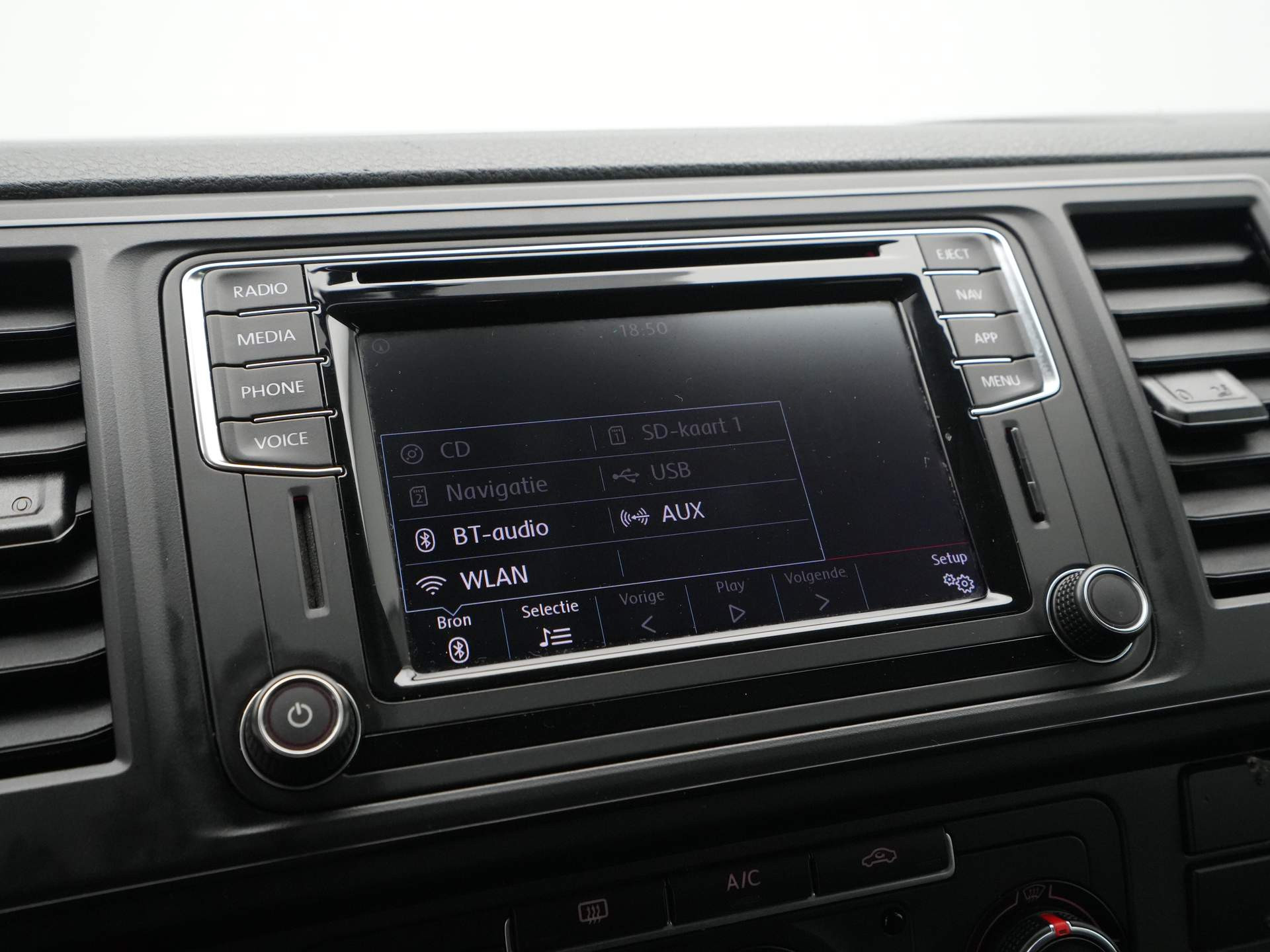 Volkswagen - Transporter 2.0 TDI 102pk L2H1 DC - 2021