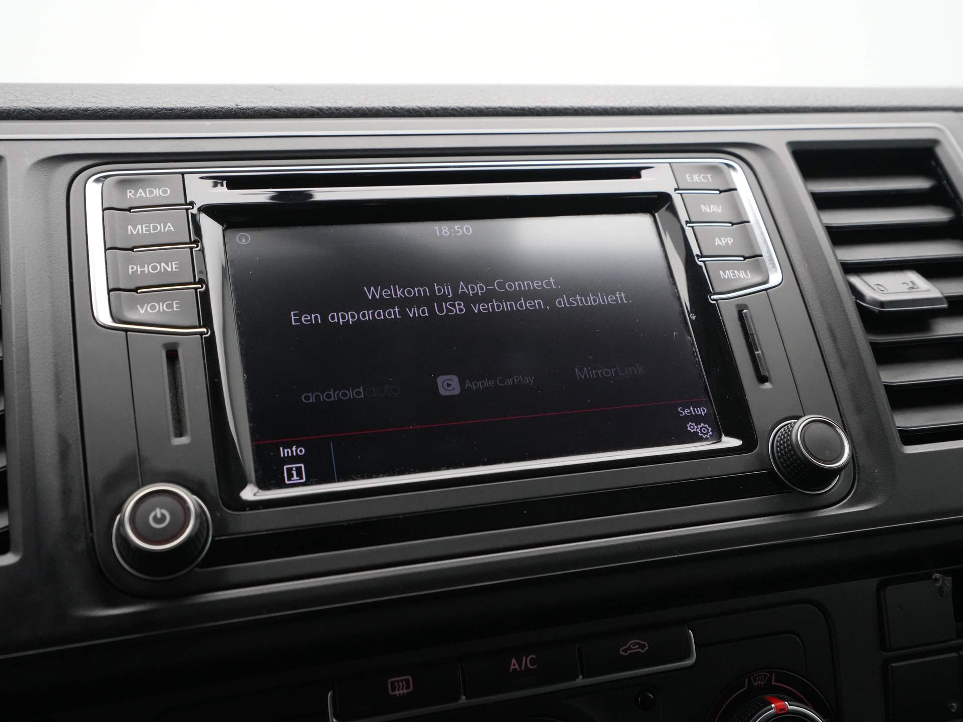 Volkswagen - Transporter 2.0 TDI 102pk L2H1 DC - 2021