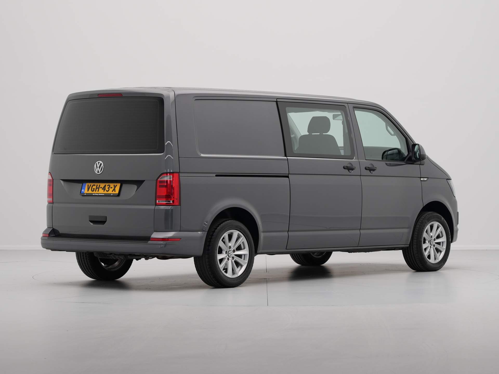 Volkswagen - Transporter 2.0 TDI 102pk L2H1 DC - 2021