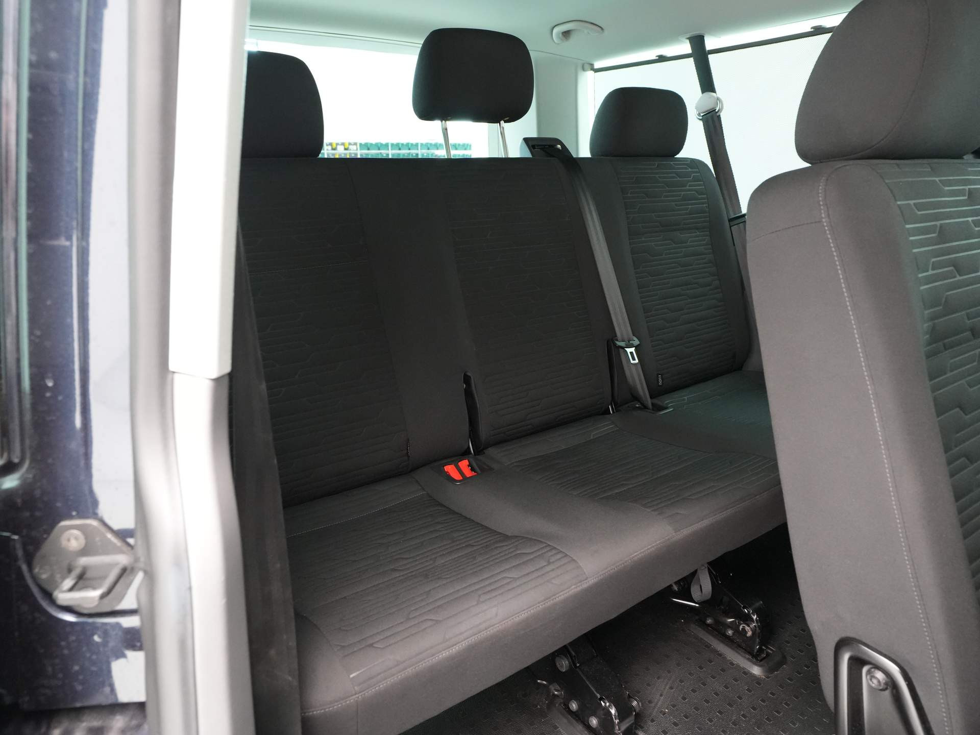Volkswagen - Transporter Caravelle 9 Pers. 2.0 TDI 150pk DSG - 2023
