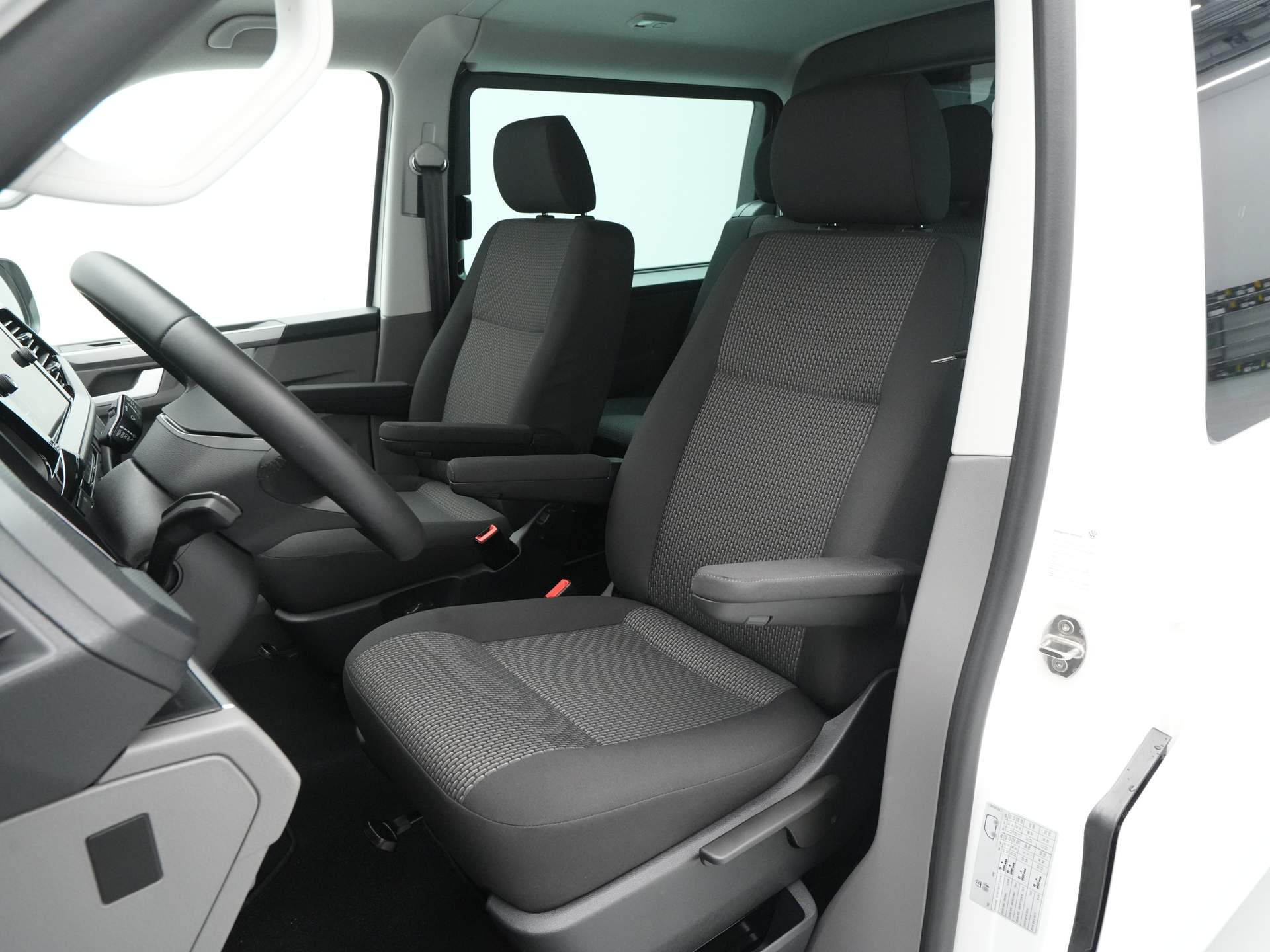 Volkswagen - Transporter 2.0 TDI L2H1 30 DC Highline - 2024