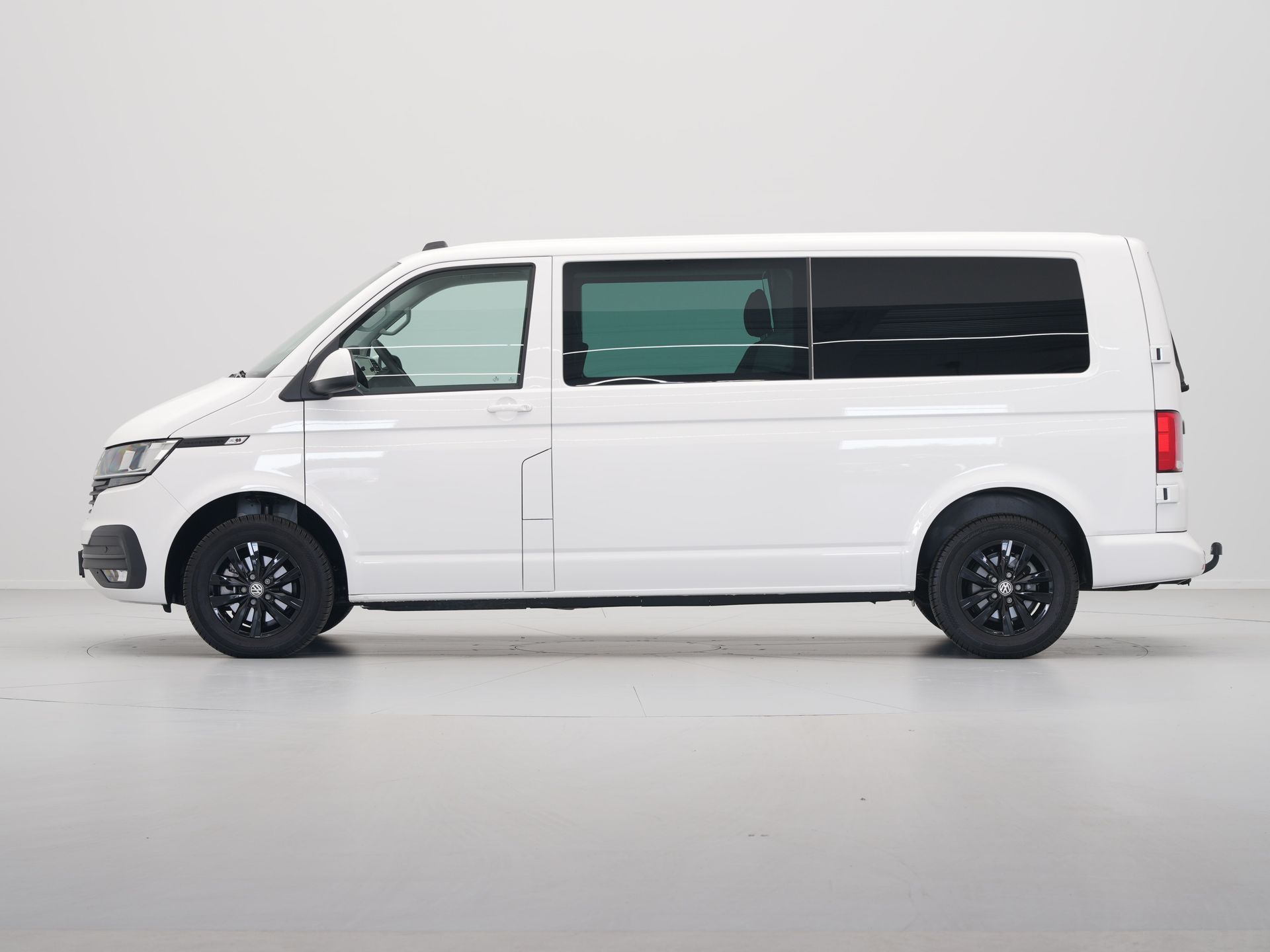 Volkswagen - Transporter 2.0 TDI L2H1 30 DC Highline - 2024