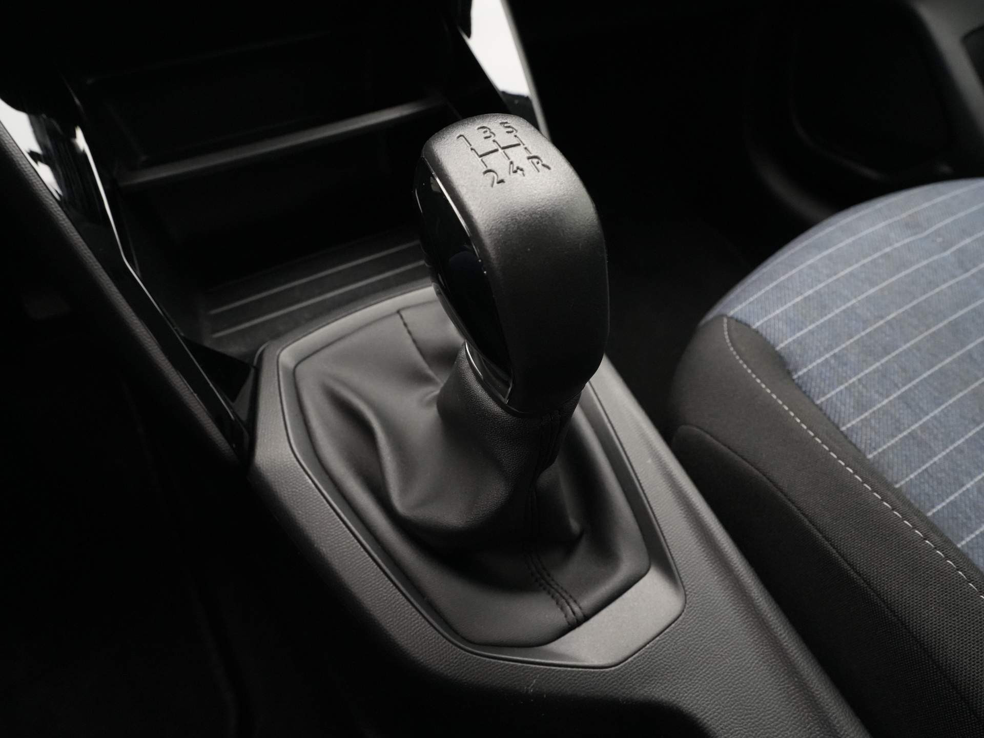Peugeot - 208 1.2 PureTech Like - 2022
