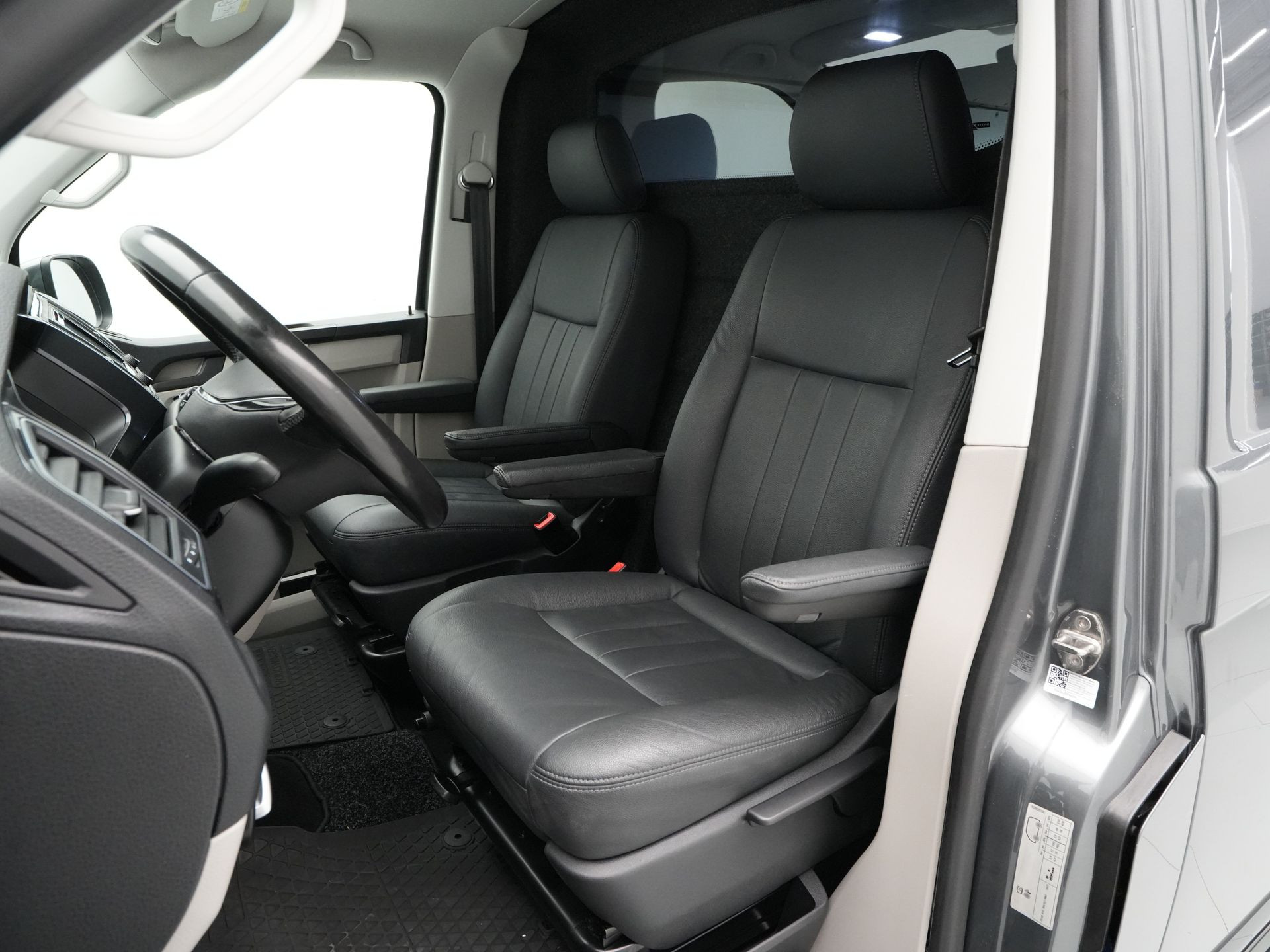 Volkswagen - Transporter 2.0 TDI 204pk DSG L1H1 Highline - 2019