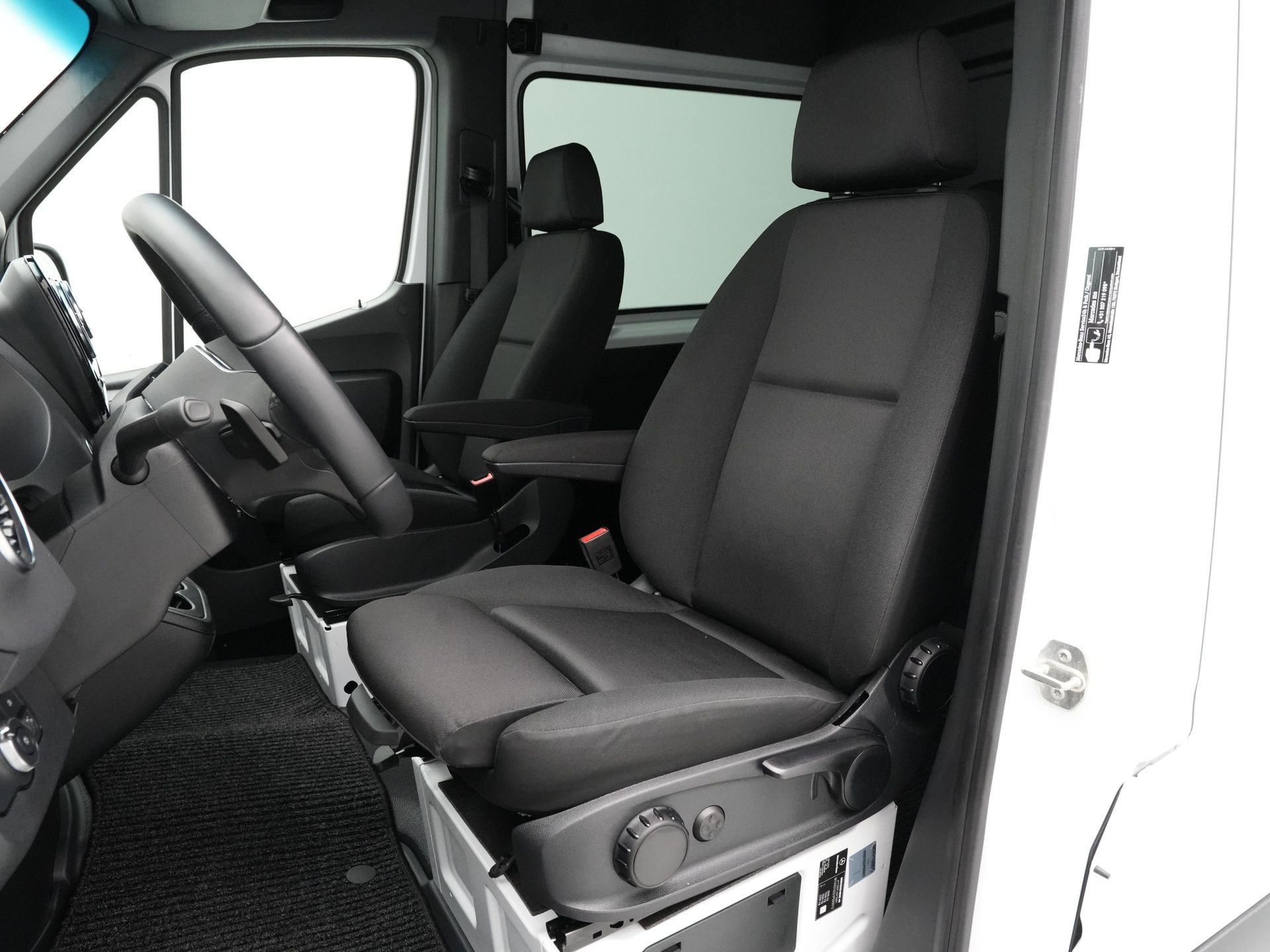 Mercedes-Benz - Sprinter 319CDI L2H2 DC - 2024