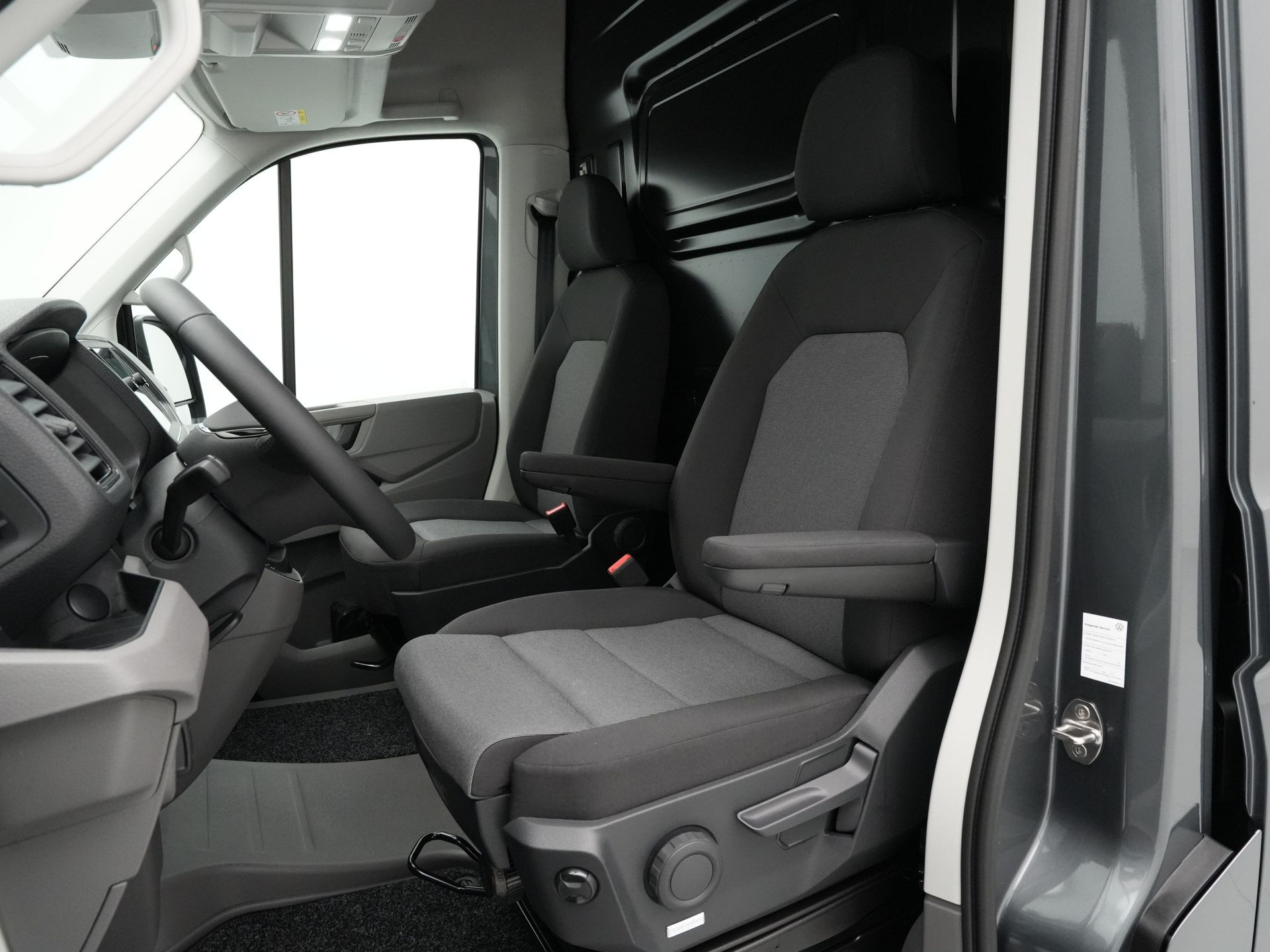 Volkswagen - Crafter 30 2.0 TDI 140pk DSG L3H3 Highline - 2024