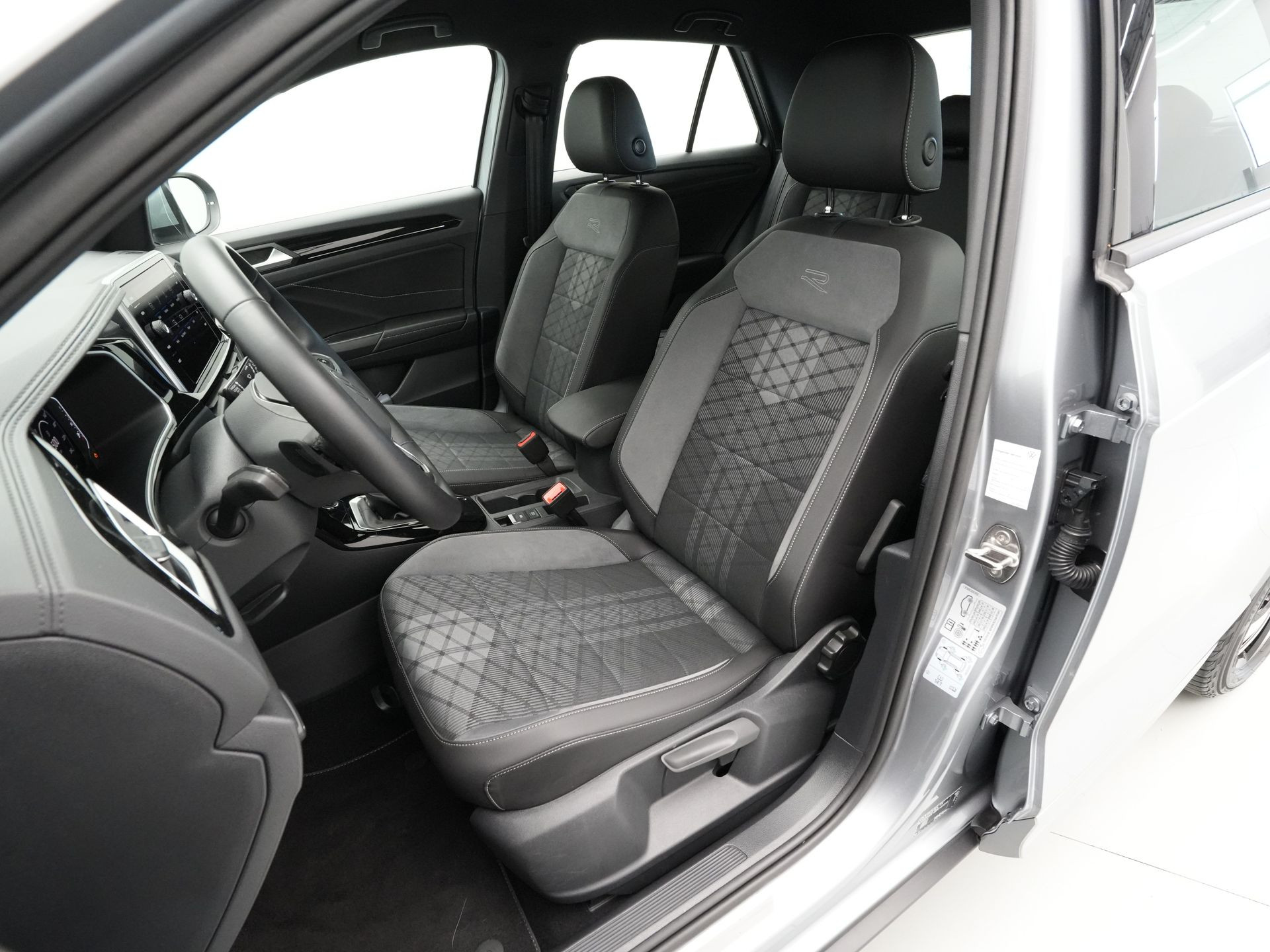 Volkswagen - T-Roc 1.5 TSI 150pk DSG R-Line - 2024