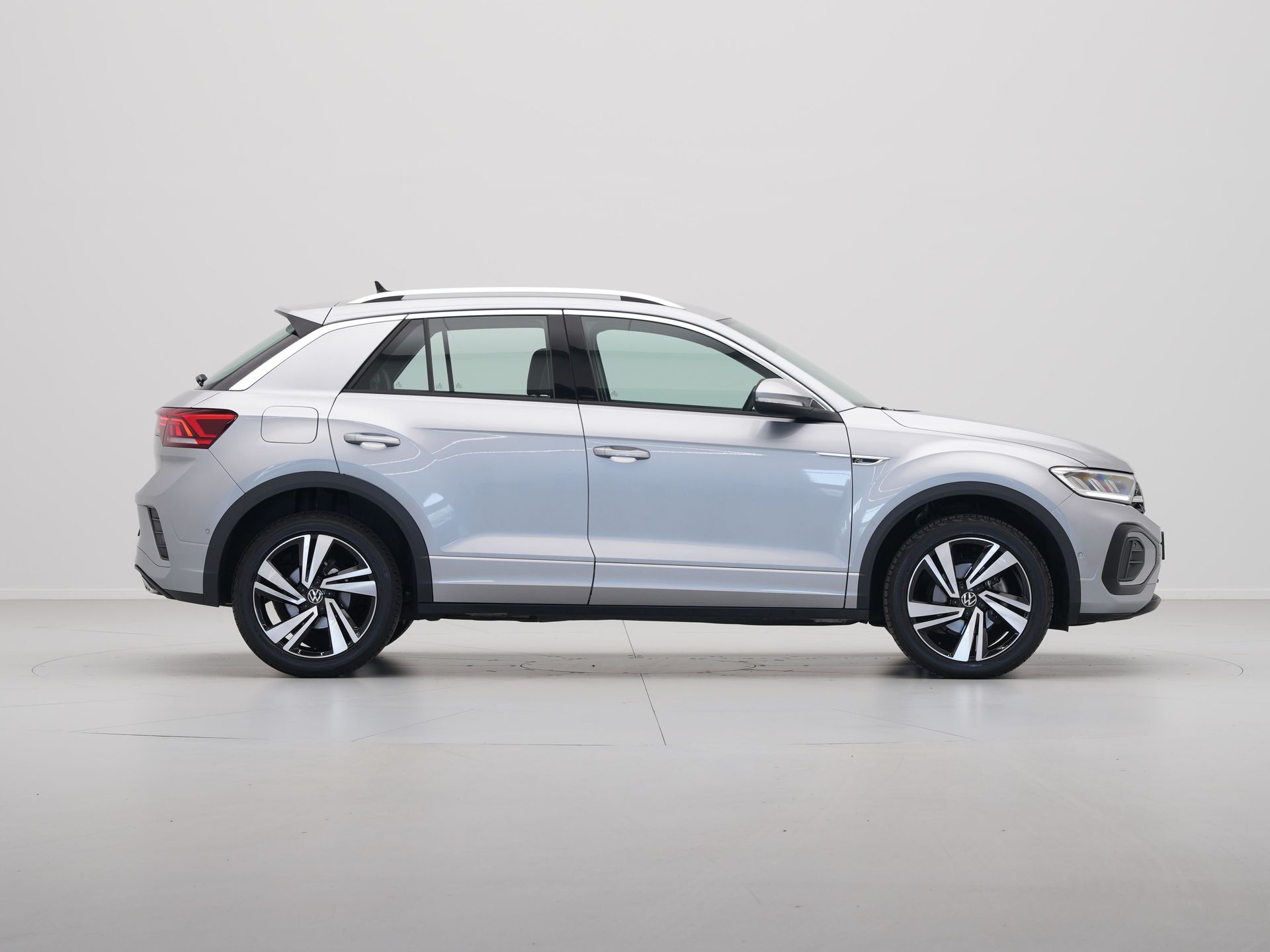 Volkswagen - T-Roc 1.5 TSI 150pk DSG R-Line - 2024