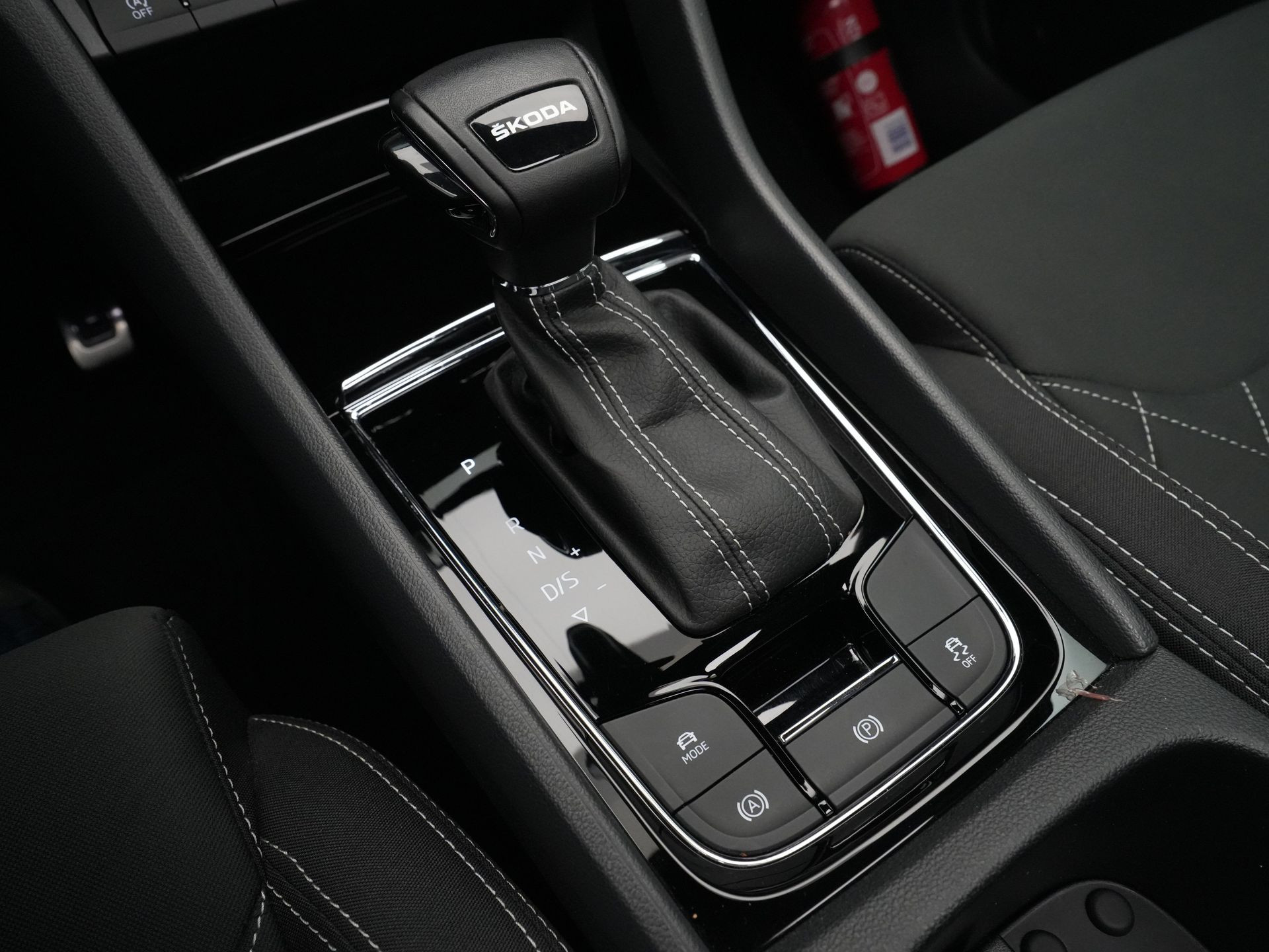 Škoda - Karoq 1.5 TSI ACT Sportline Business - 2023