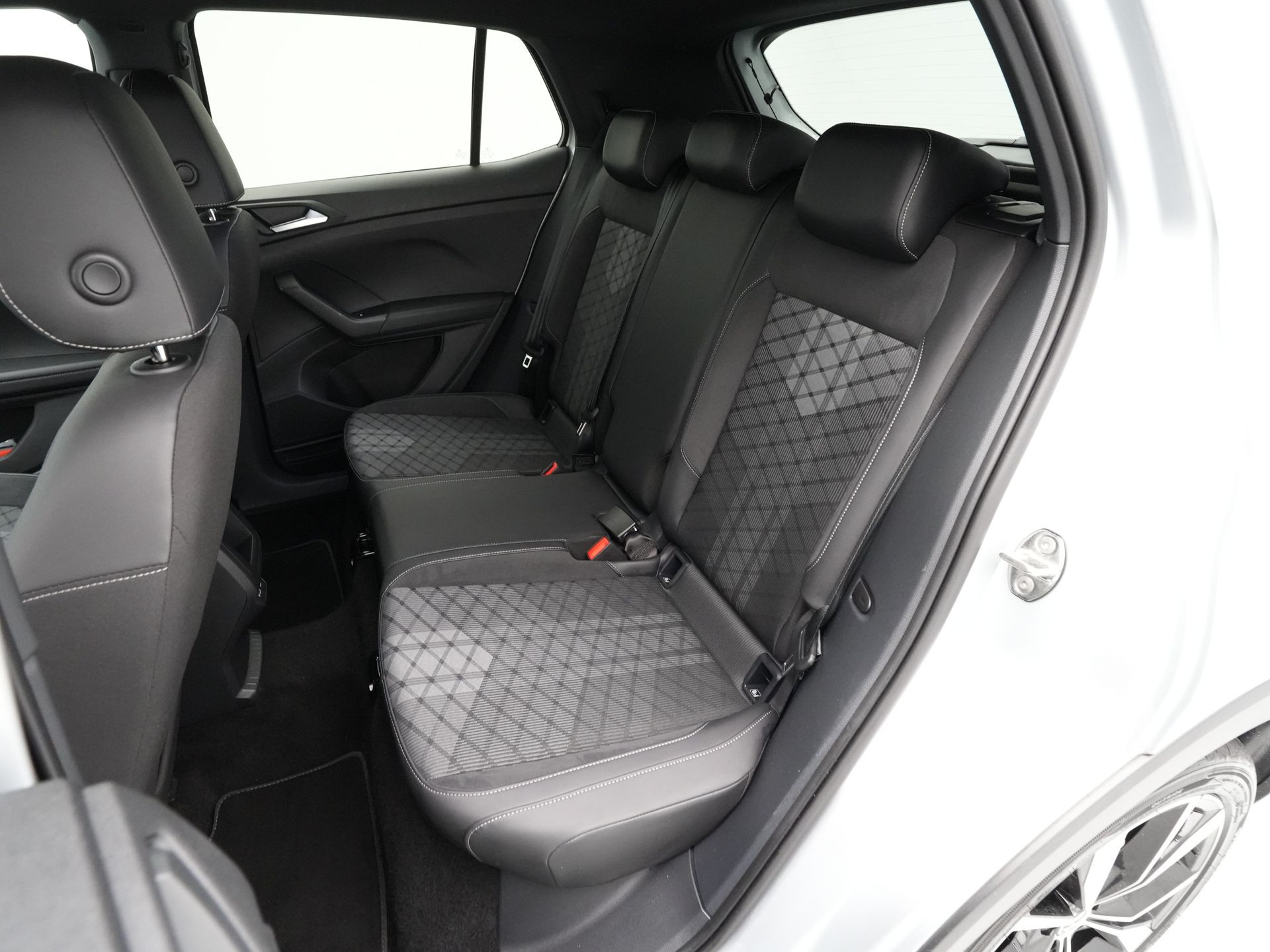 Volkswagen - T-Cross 1.0 TSI 110pk DSG R-Line - 2024
