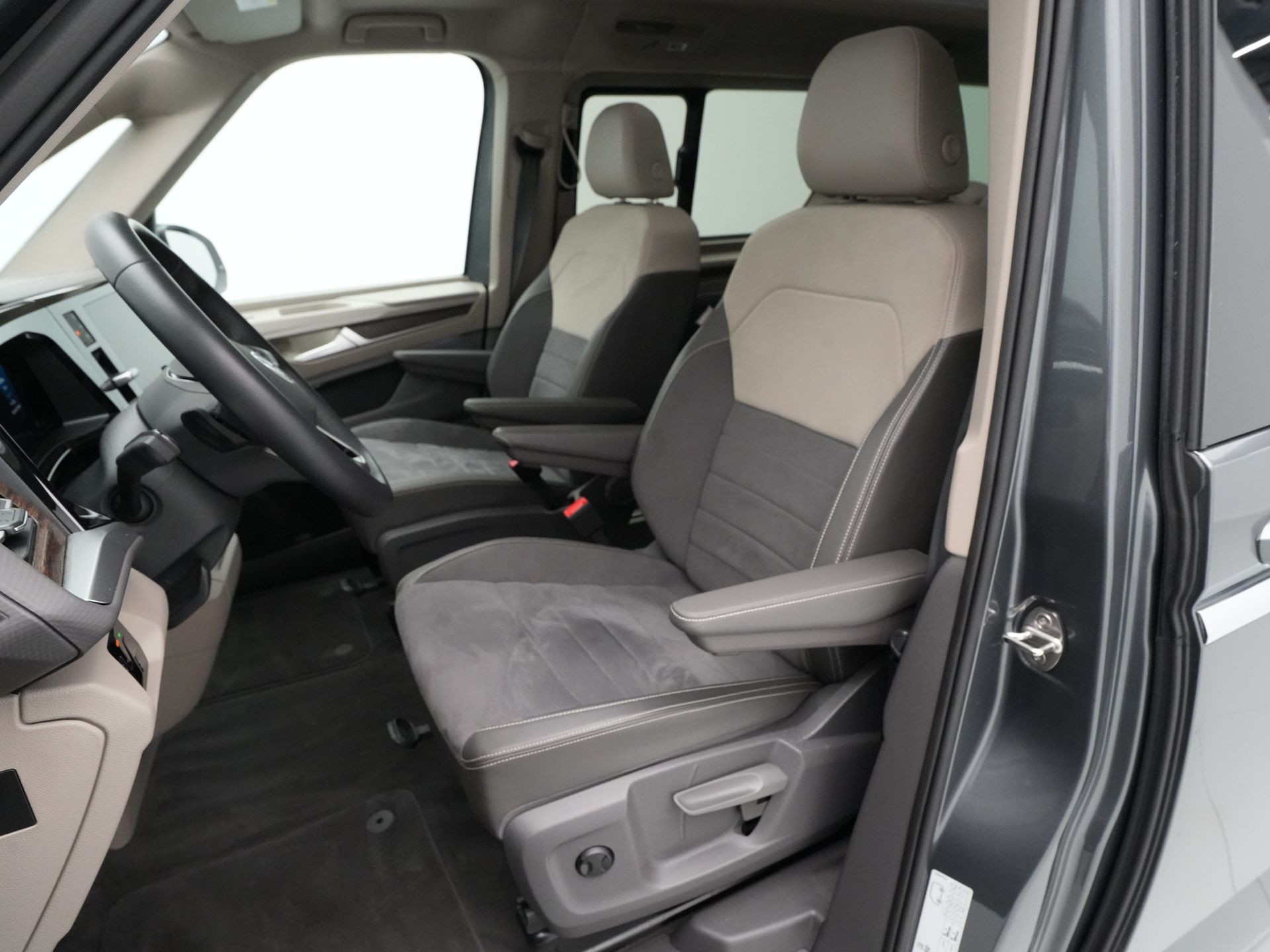 Volkswagen - Multivan 1.4 TSI PHEV Long Style 7P. - 2024