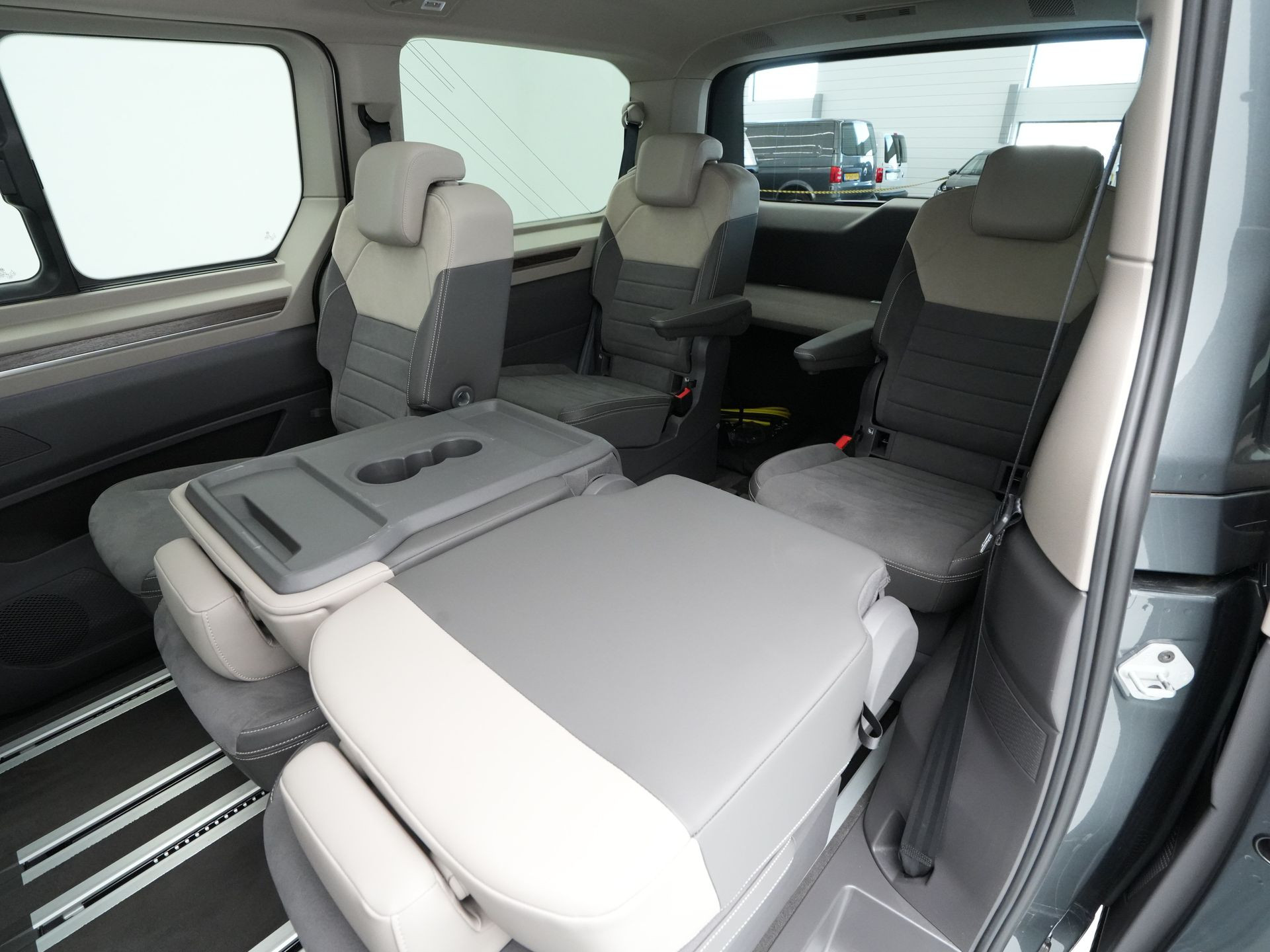 Volkswagen - Multivan 1.4 TSI PHEV Long Style 7P. - 2024