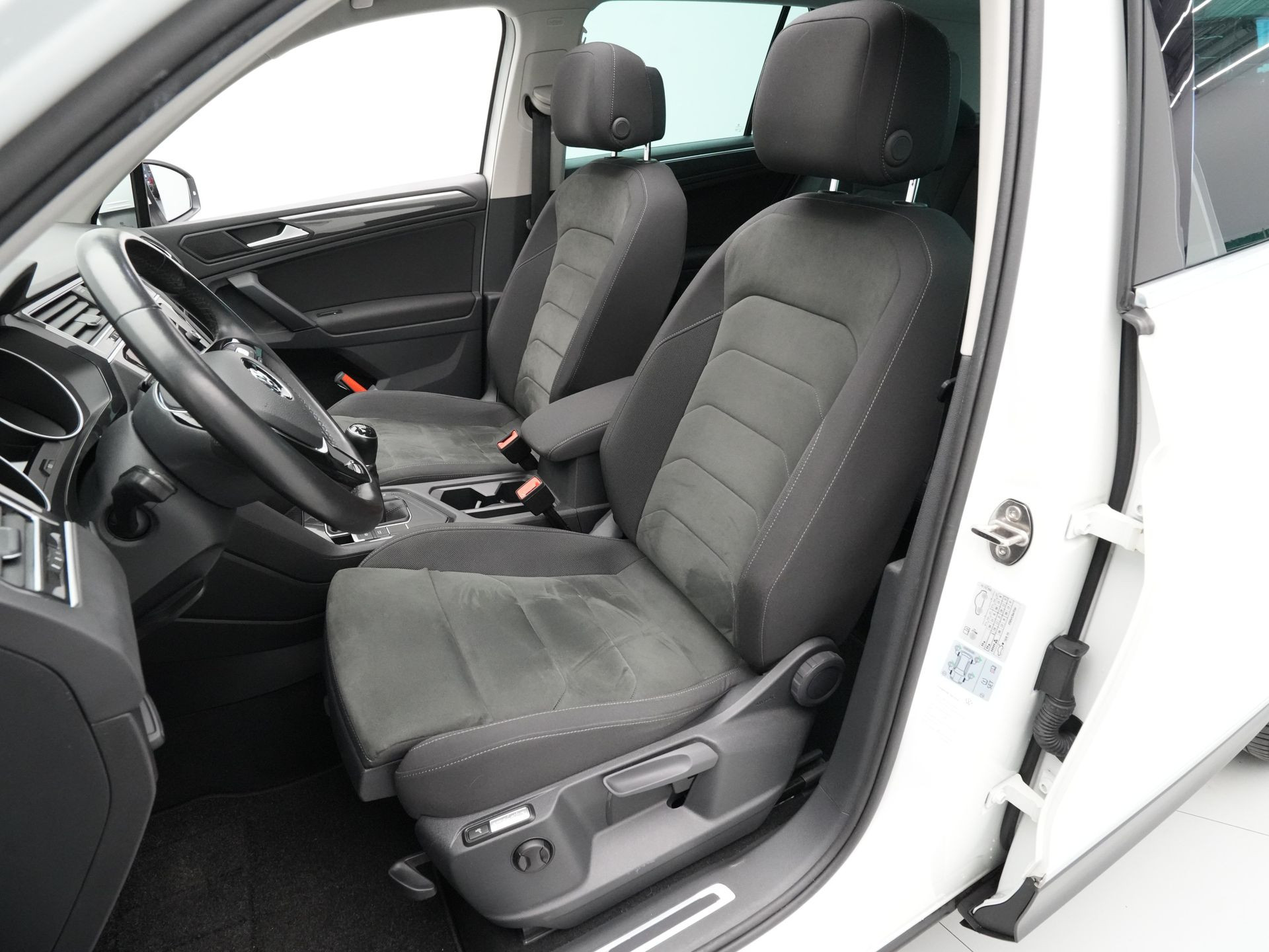 Volkswagen - Tiguan 1.5 TSI 130pk Comfortline - 2019