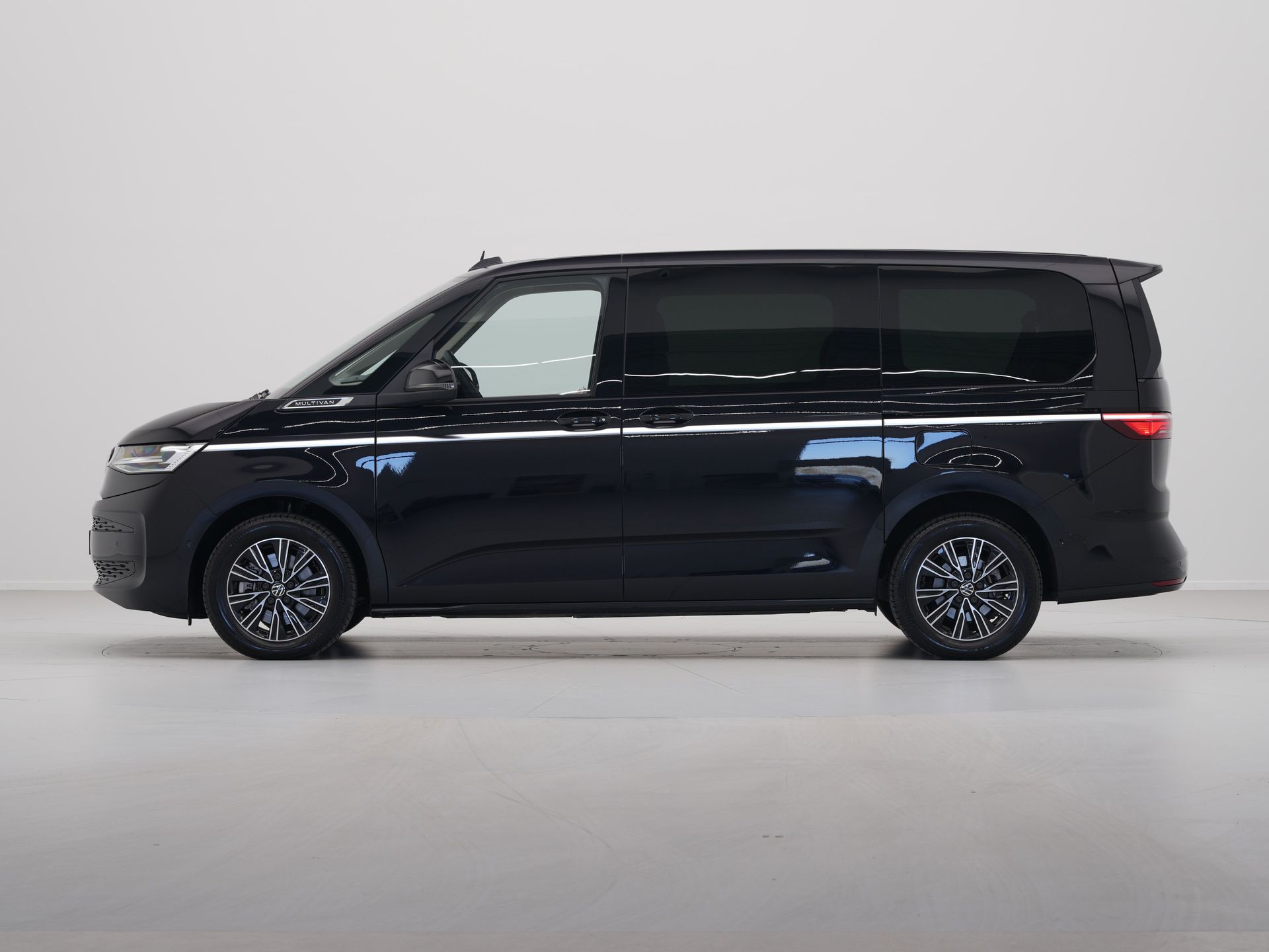 Volkswagen - Multivan 1.4 eHybrid 204pk L2H1 Style DSG - 2024