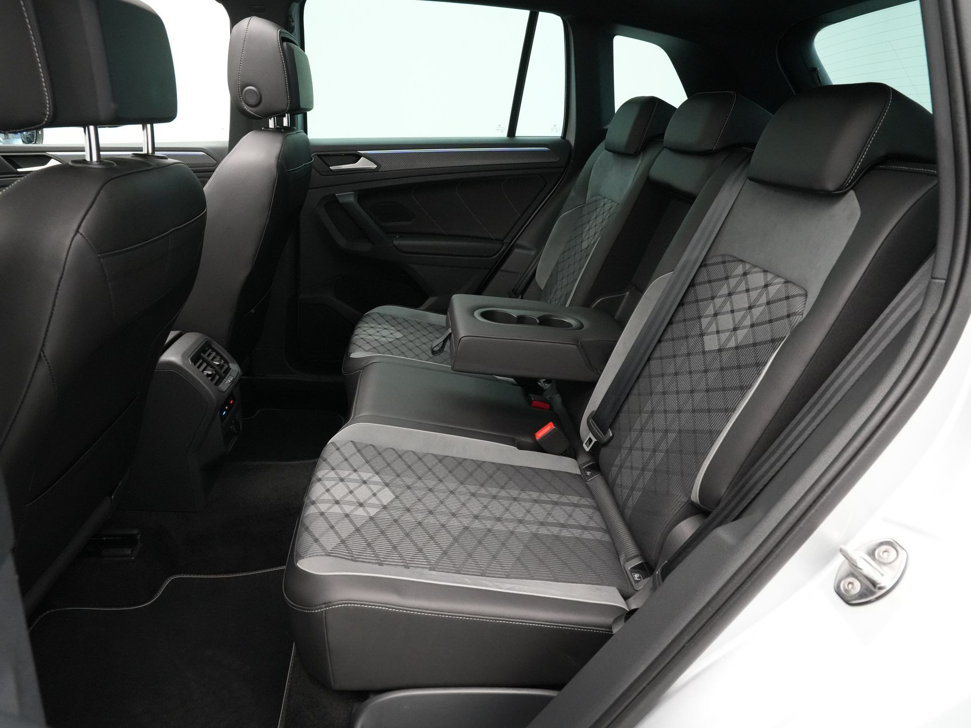 Volkswagen - Tiguan 1.4 TSI eHybrid DSG 245pk R-Line Business+ - 2021